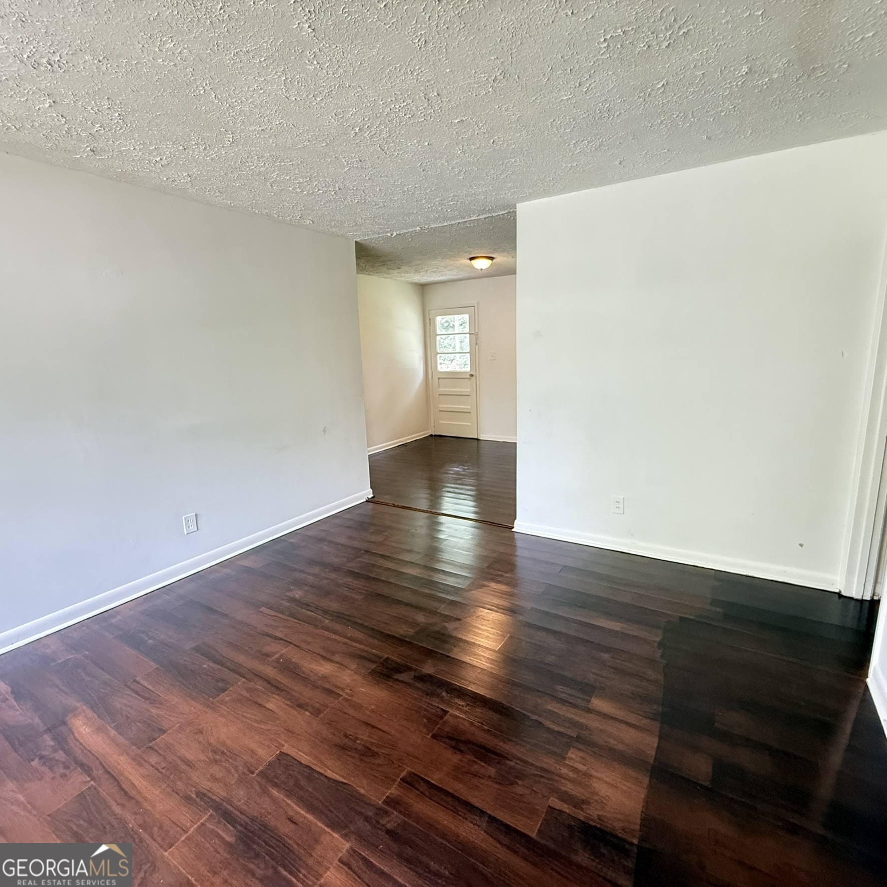 868 King Road Property Photo 13