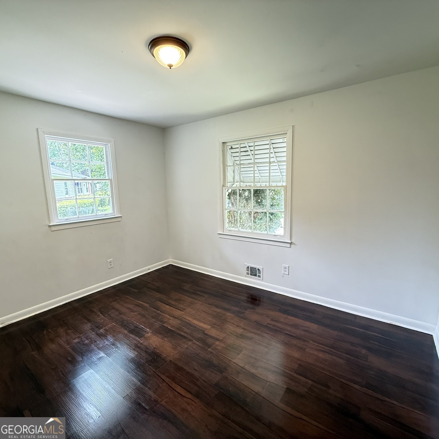 868 King Road Property Photo 19