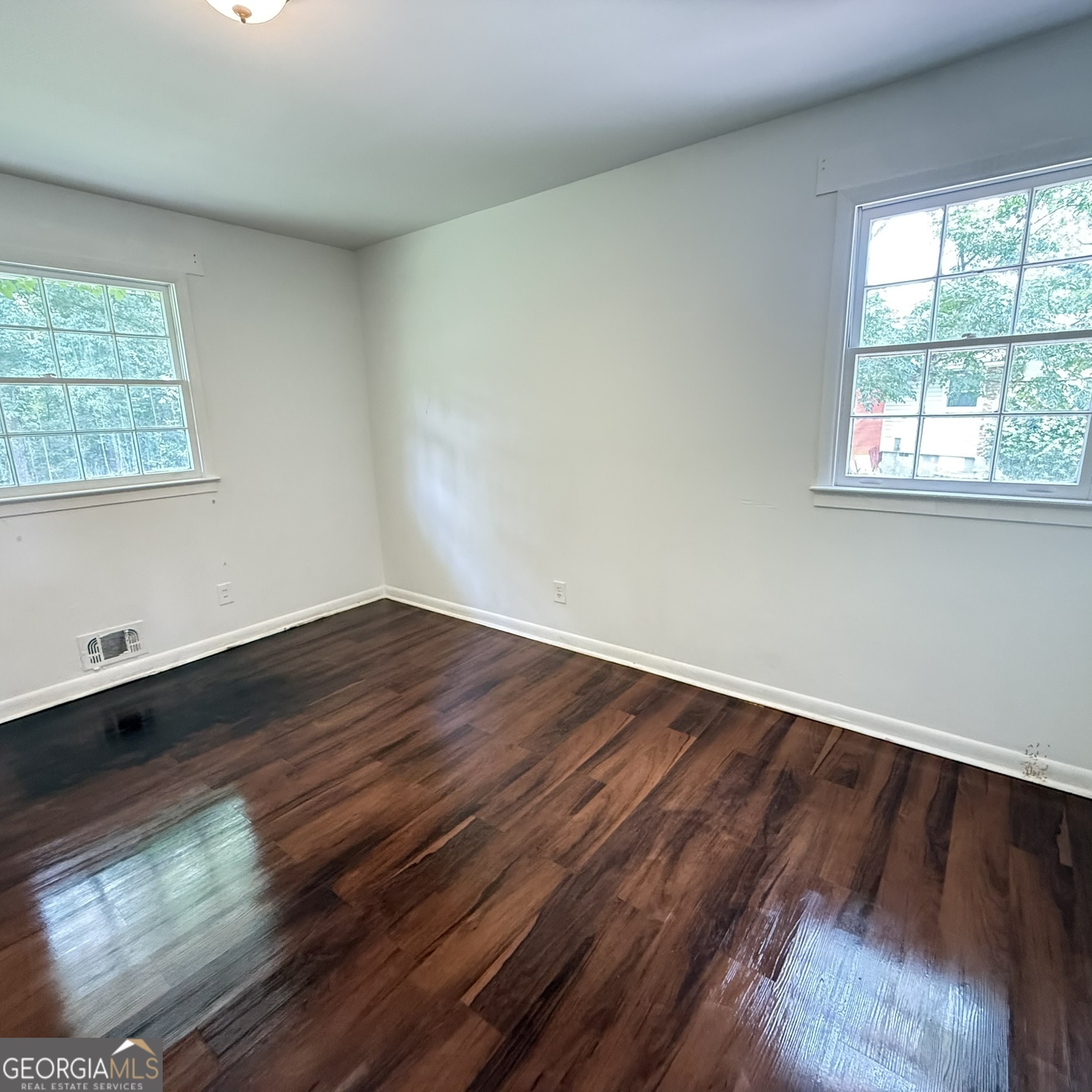 868 King Road Property Photo 21