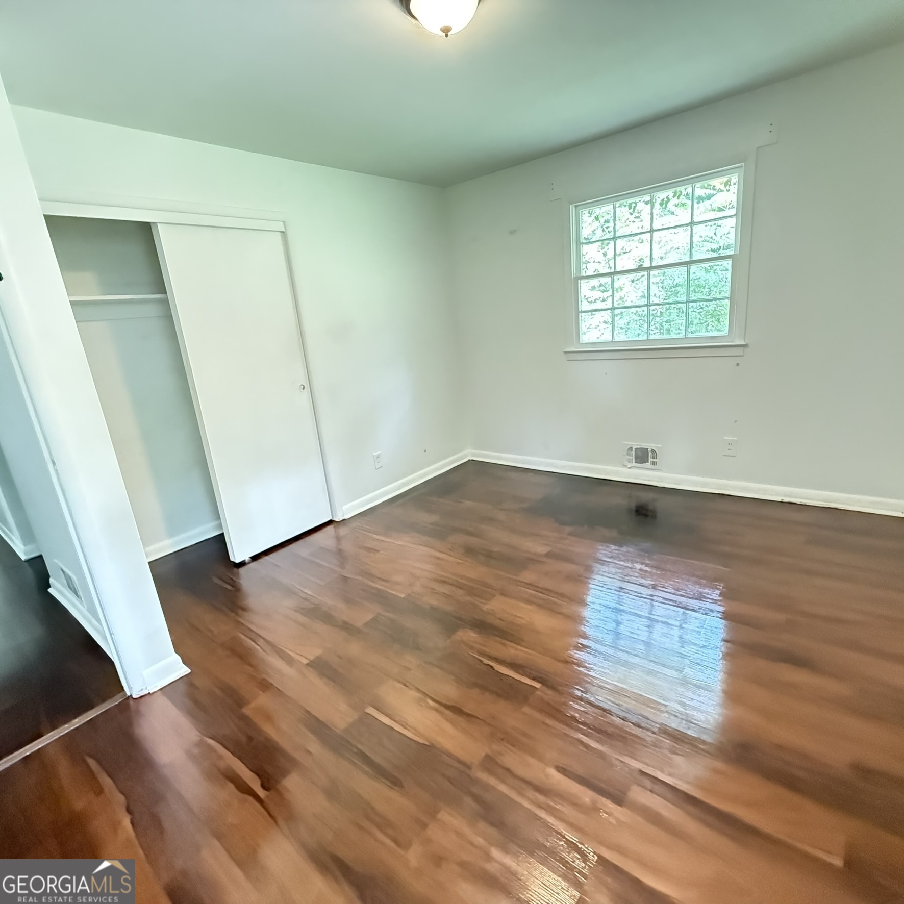 868 King Road Property Photo 22