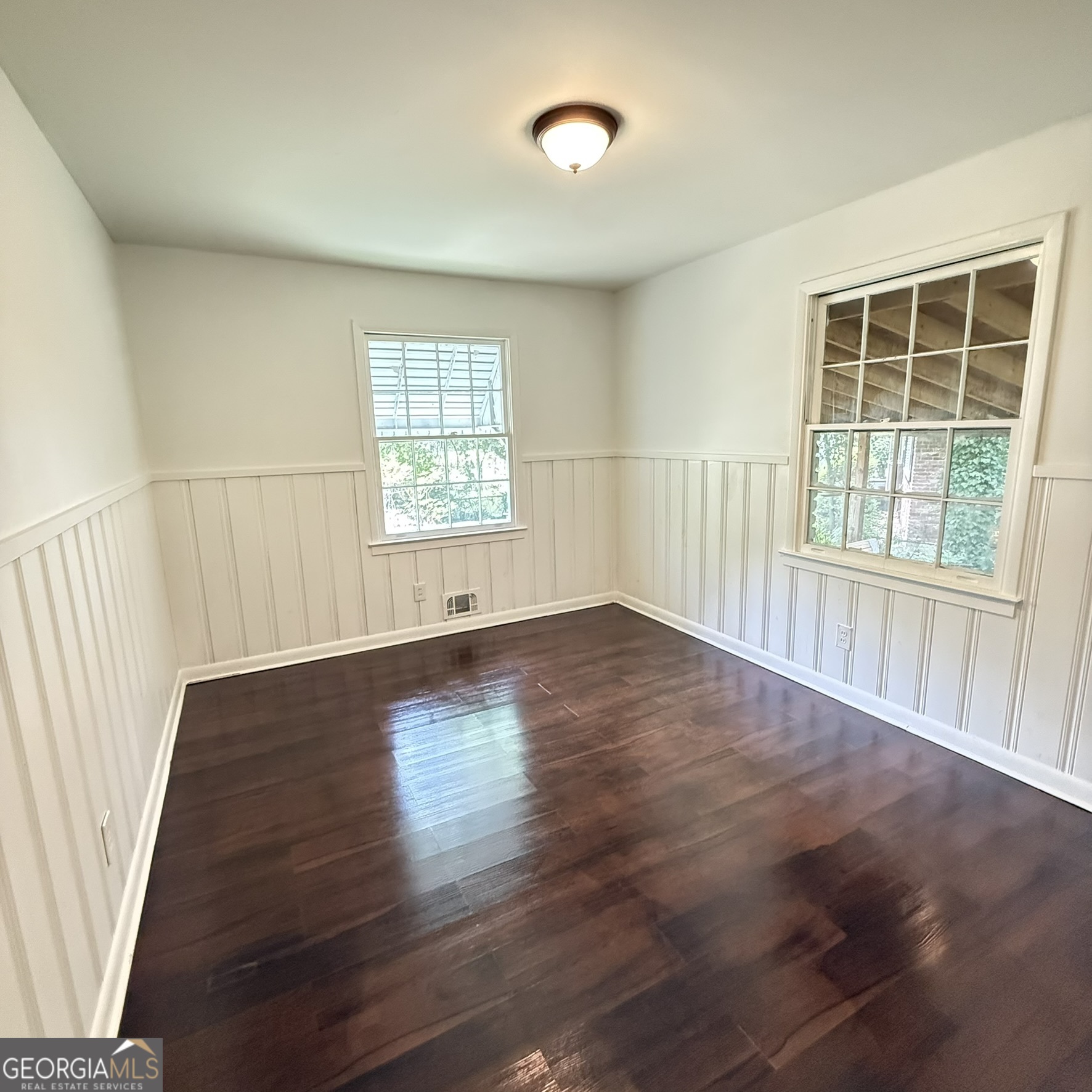 868 King Road Property Photo 25
