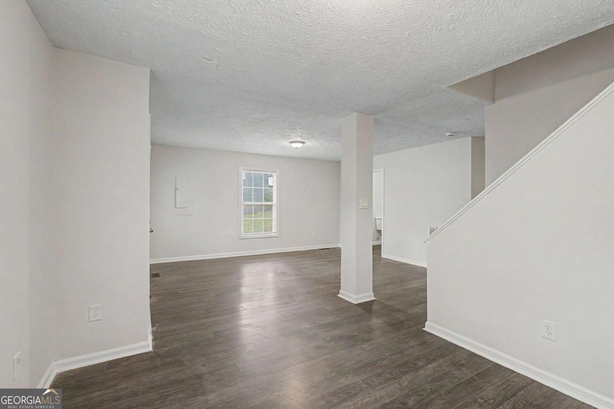 1167 Hubbard Street Sw Property Photo 2