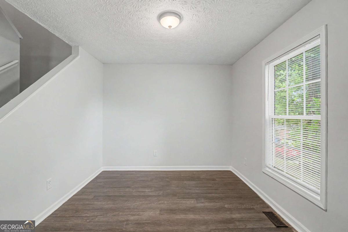1167 Hubbard Street Sw Property Photo 4
