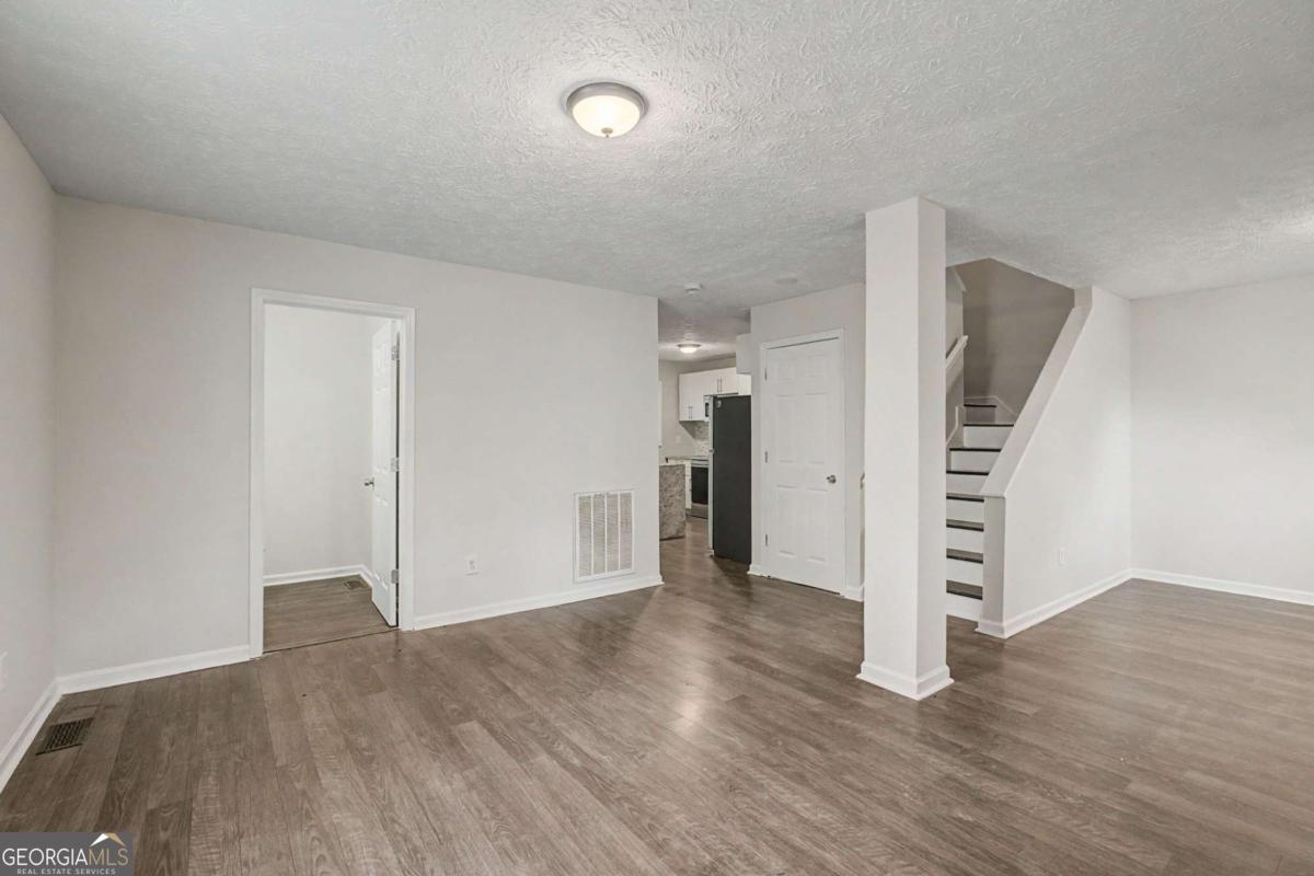 1167 Hubbard Street Sw Property Photo 5