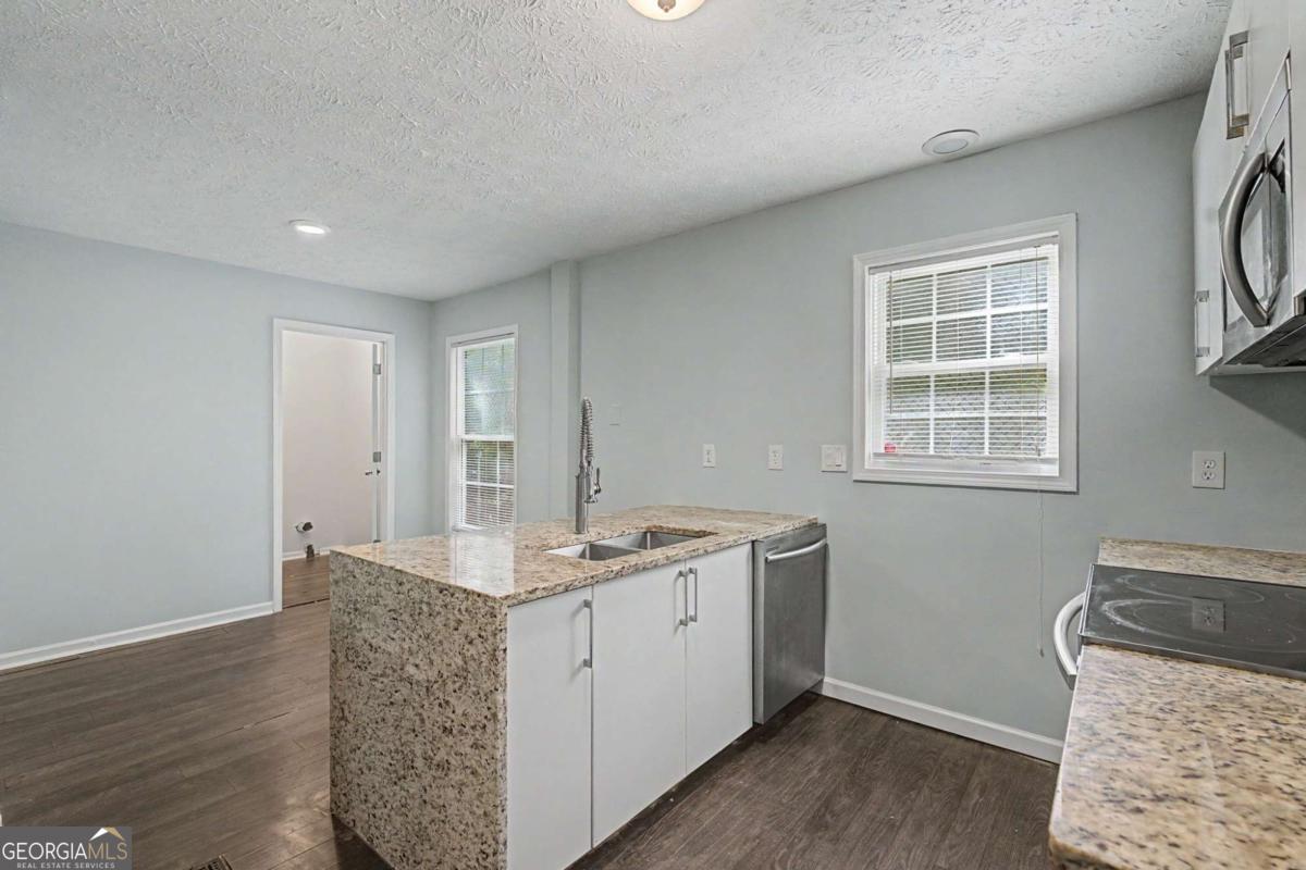 1167 Hubbard Street Sw Property Photo 8