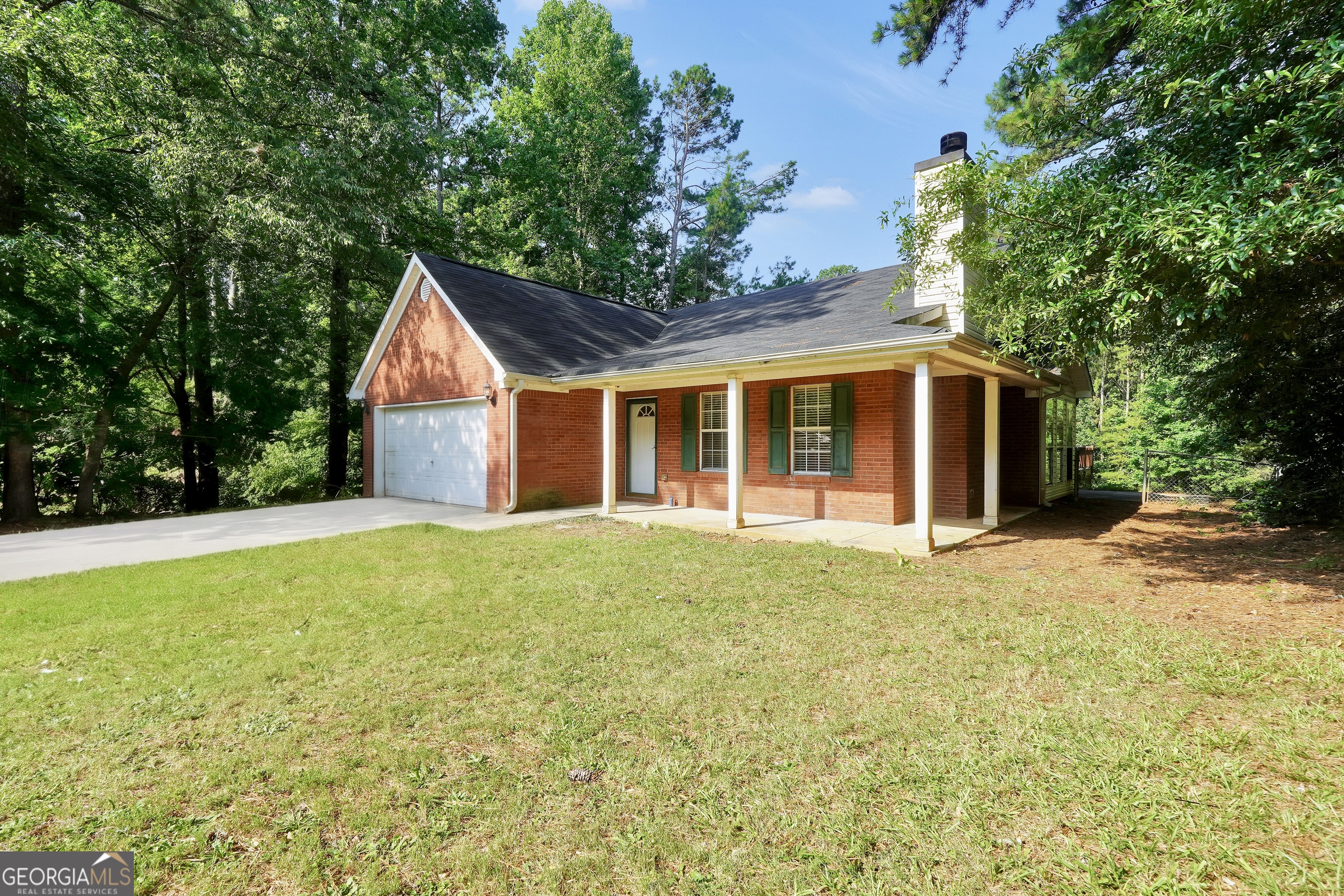 208 Drake Elm Court Property Photo 5