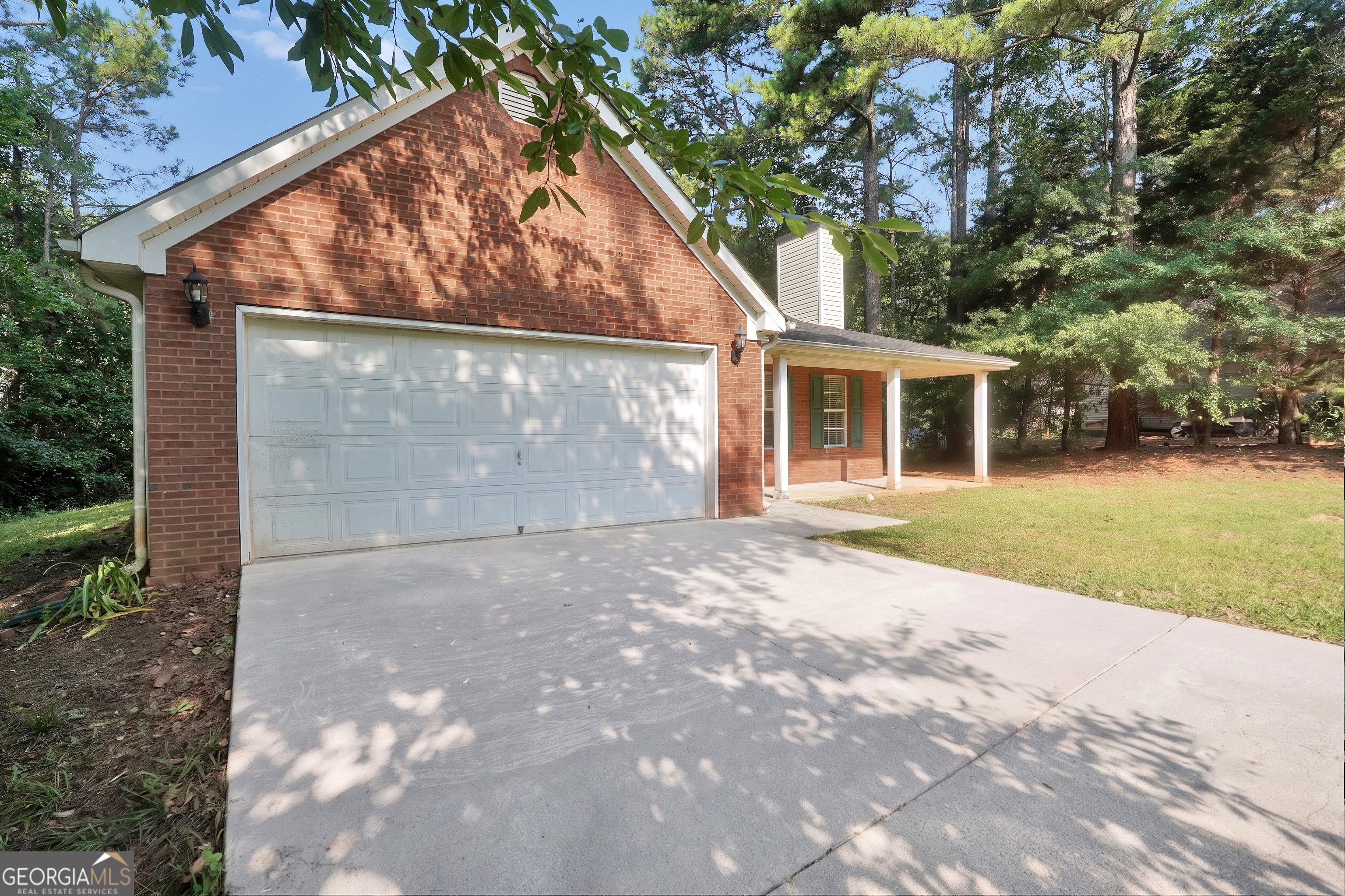 208 Drake Elm Court Property Photo 6