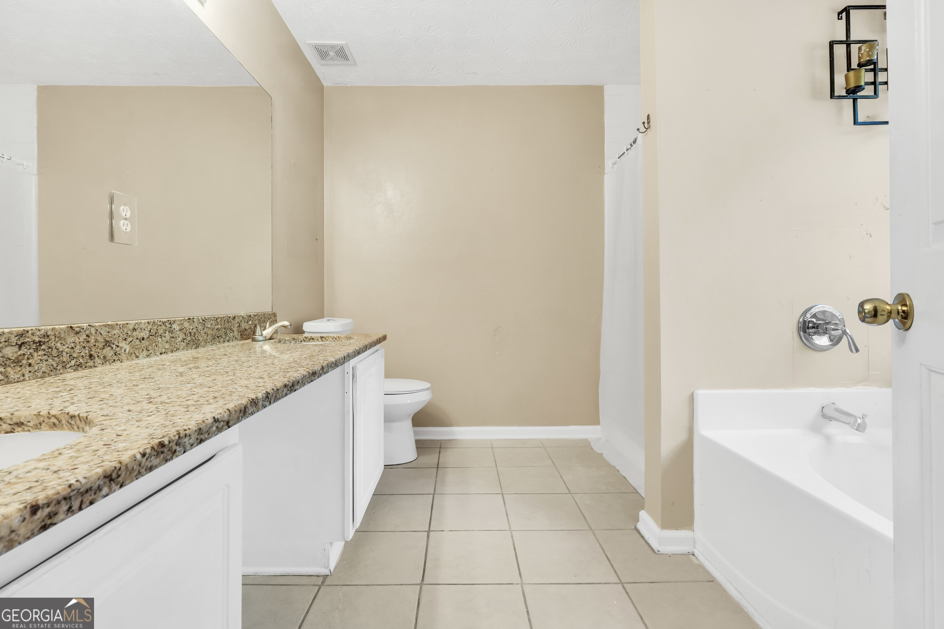 208 Drake Elm Court Property Photo 24