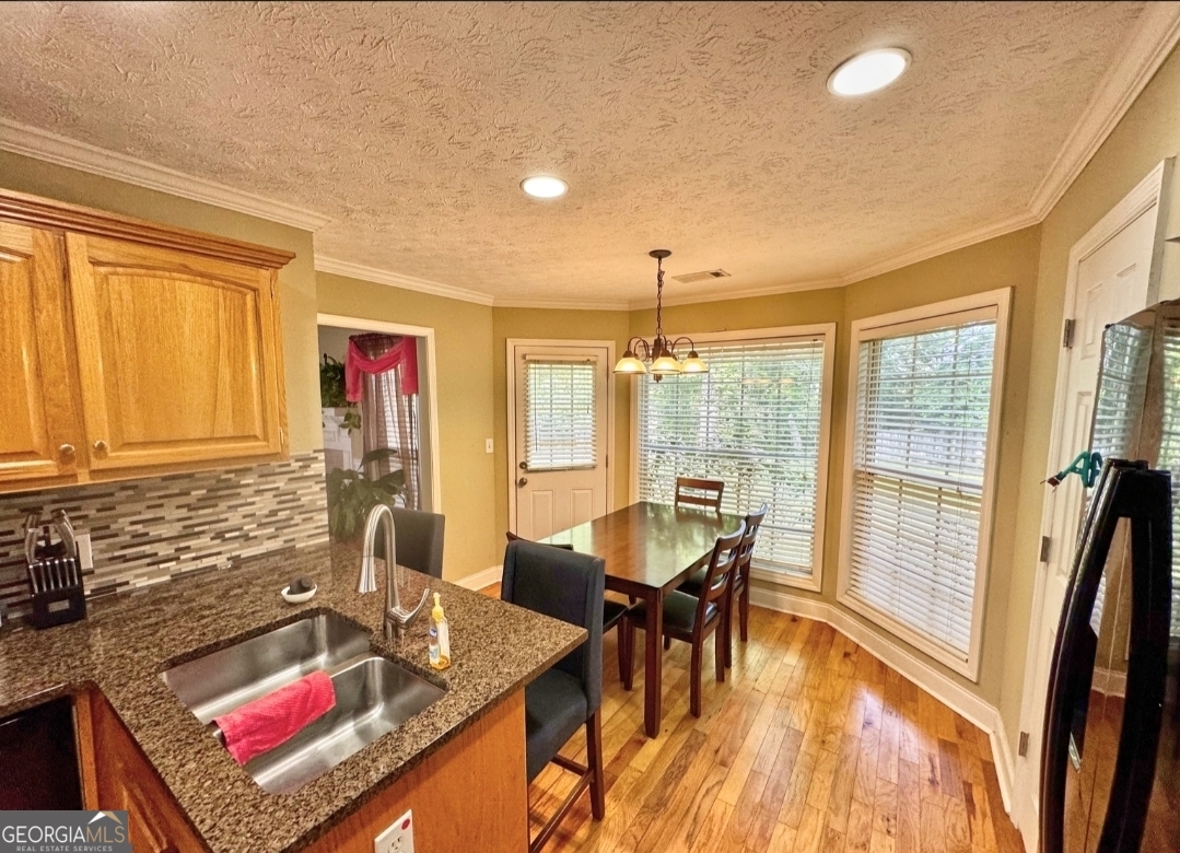 239 Old Pond Road Property Photo 8