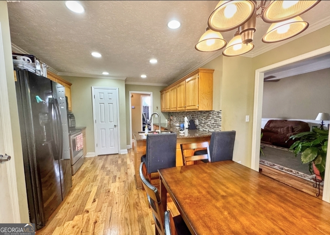 239 Old Pond Road Property Photo 10