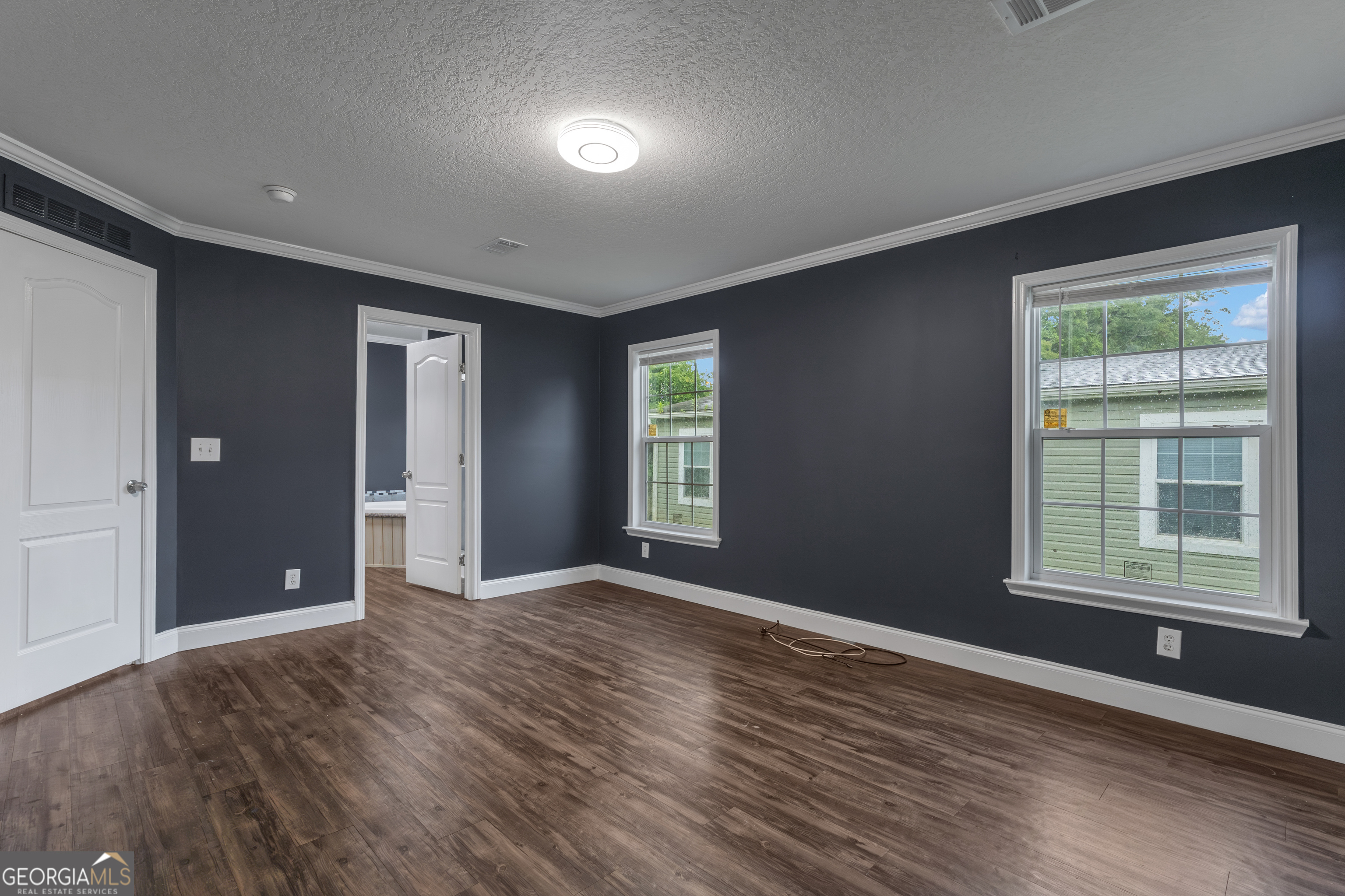 109 Willow Drive E Property Photo 22