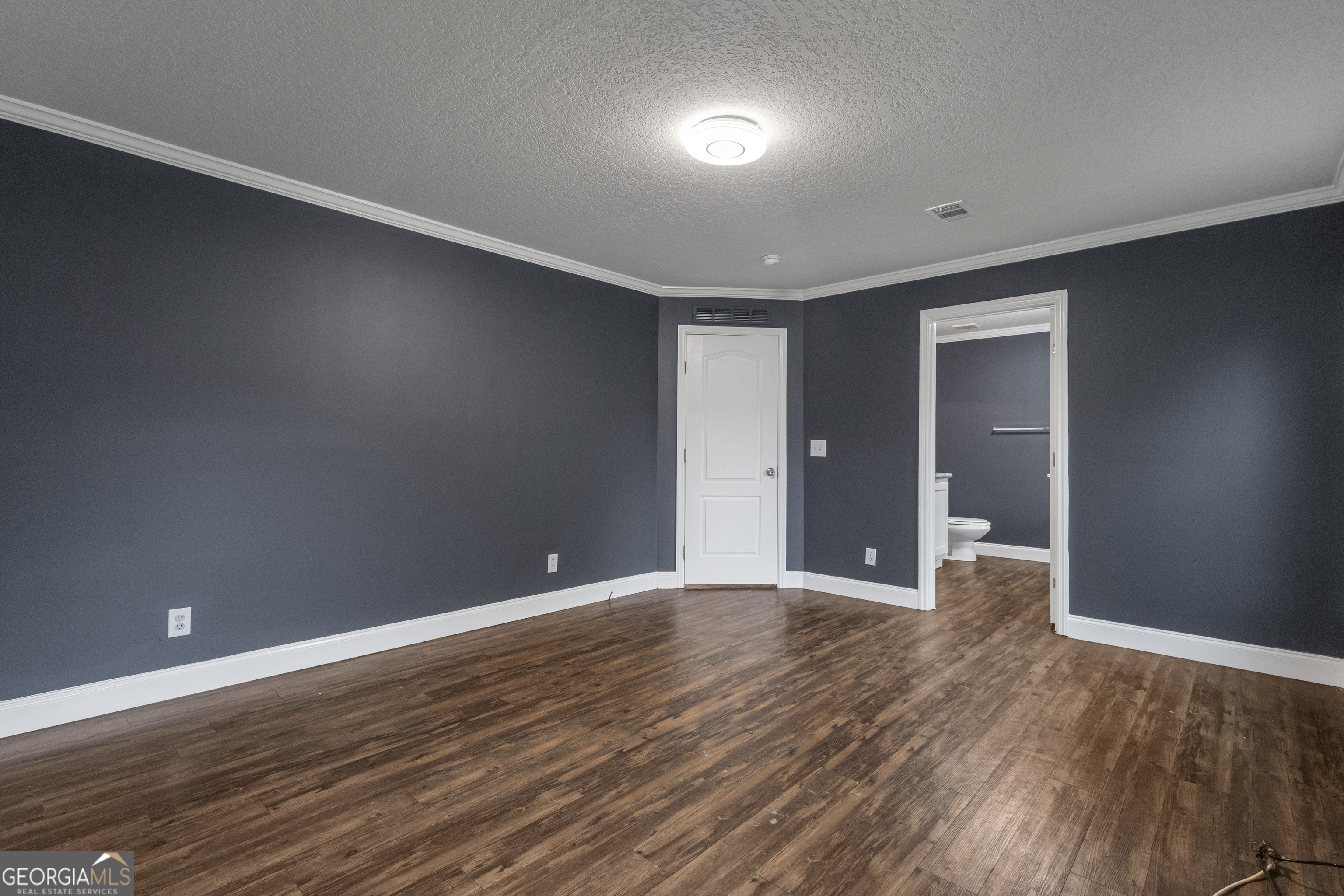 109 Willow Drive E Property Photo 23