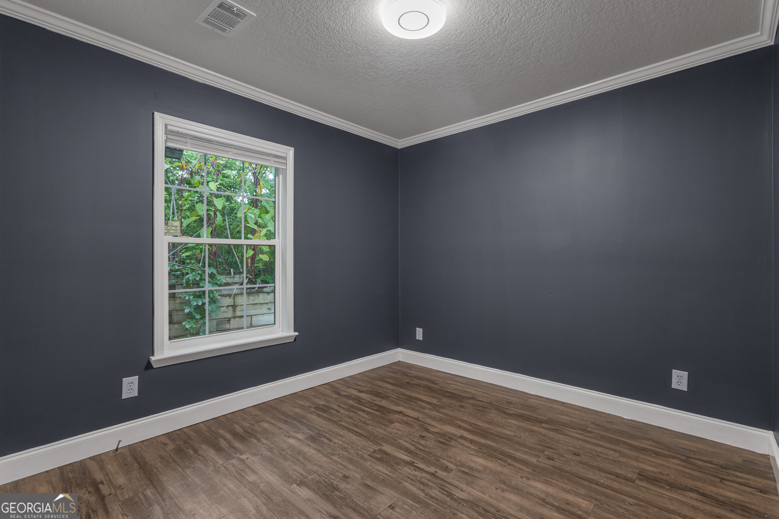 109 Willow Drive E Property Photo 33