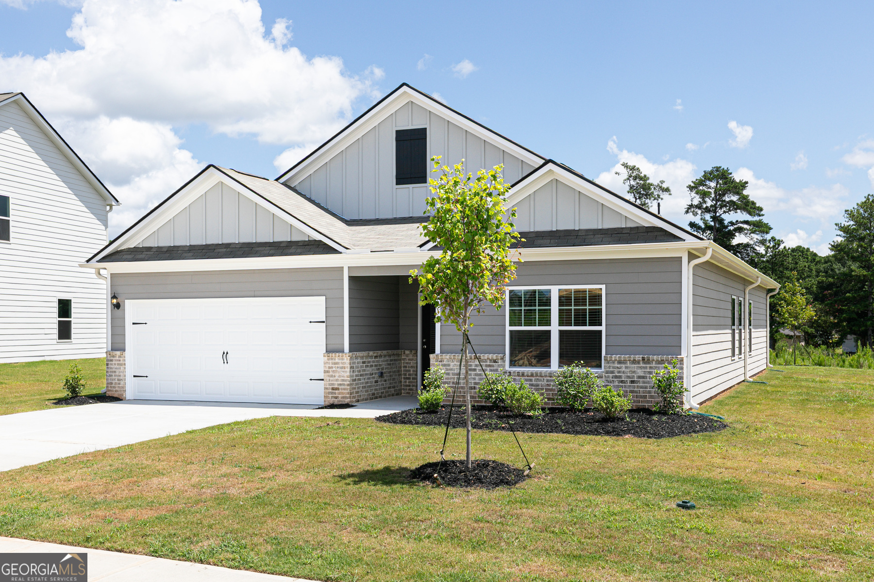 409 Sand Dune Way Property Photo 2