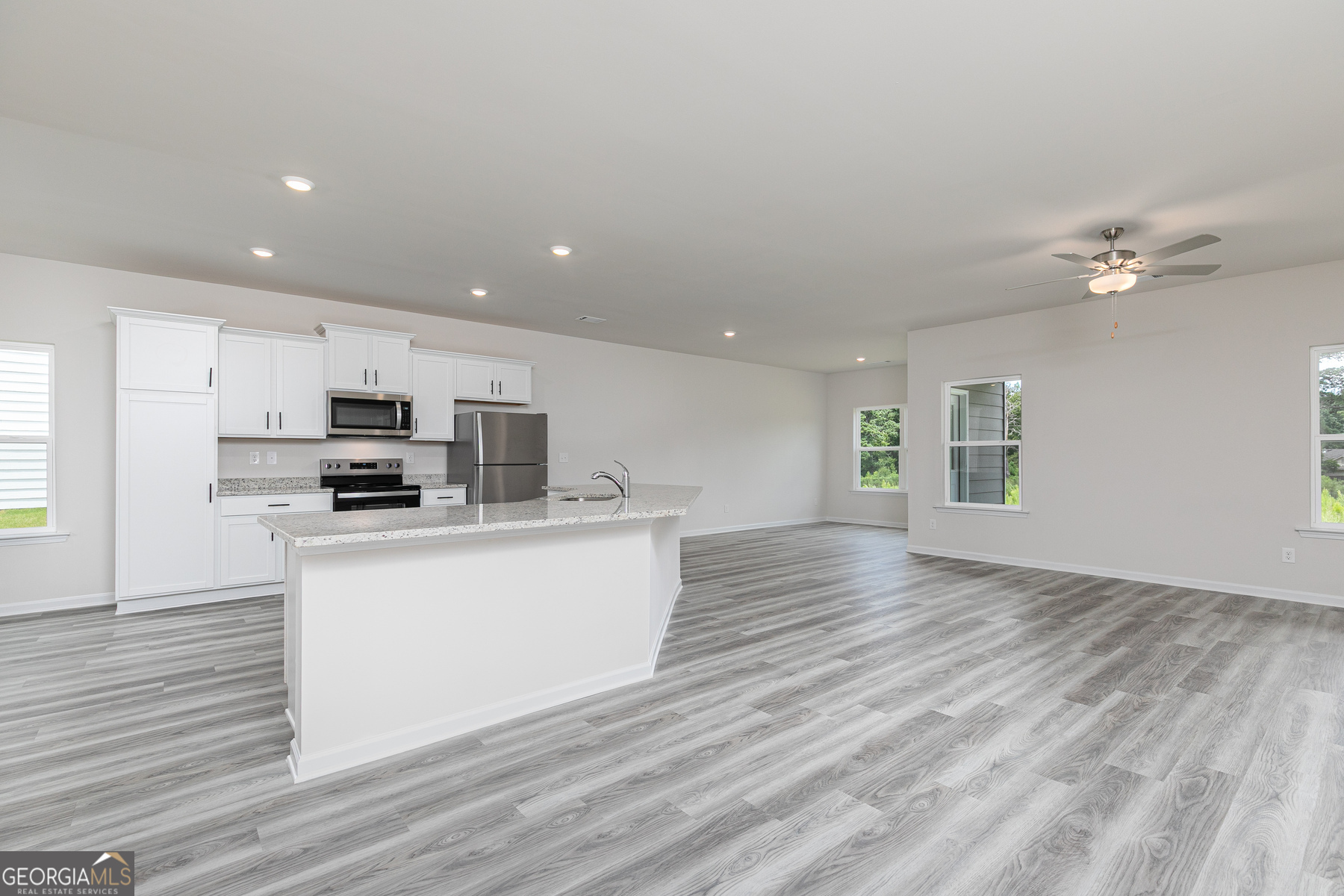 409 Sand Dune Way Property Photo 4