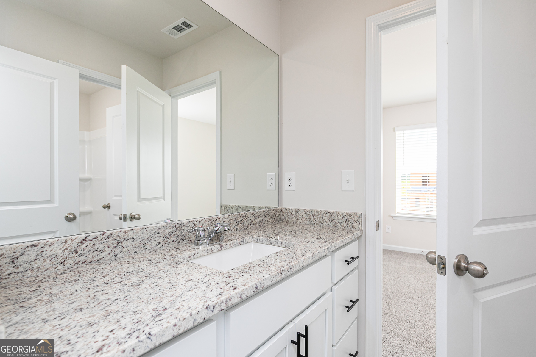 512 Plant Road Property Photo 4