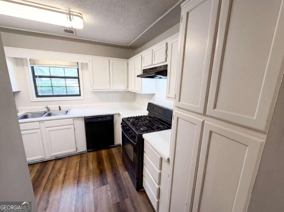 5935 Wintergreen Road Property Photo 8