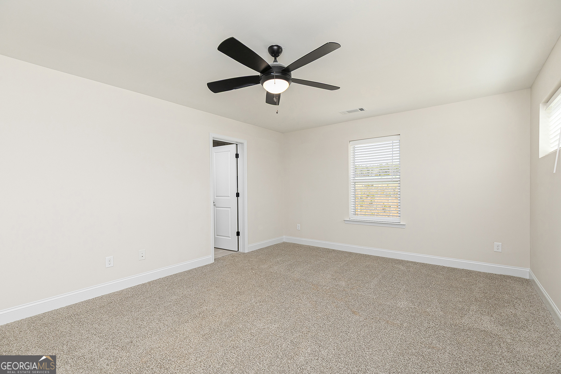 16 Cantrell Drive Property Photo 6