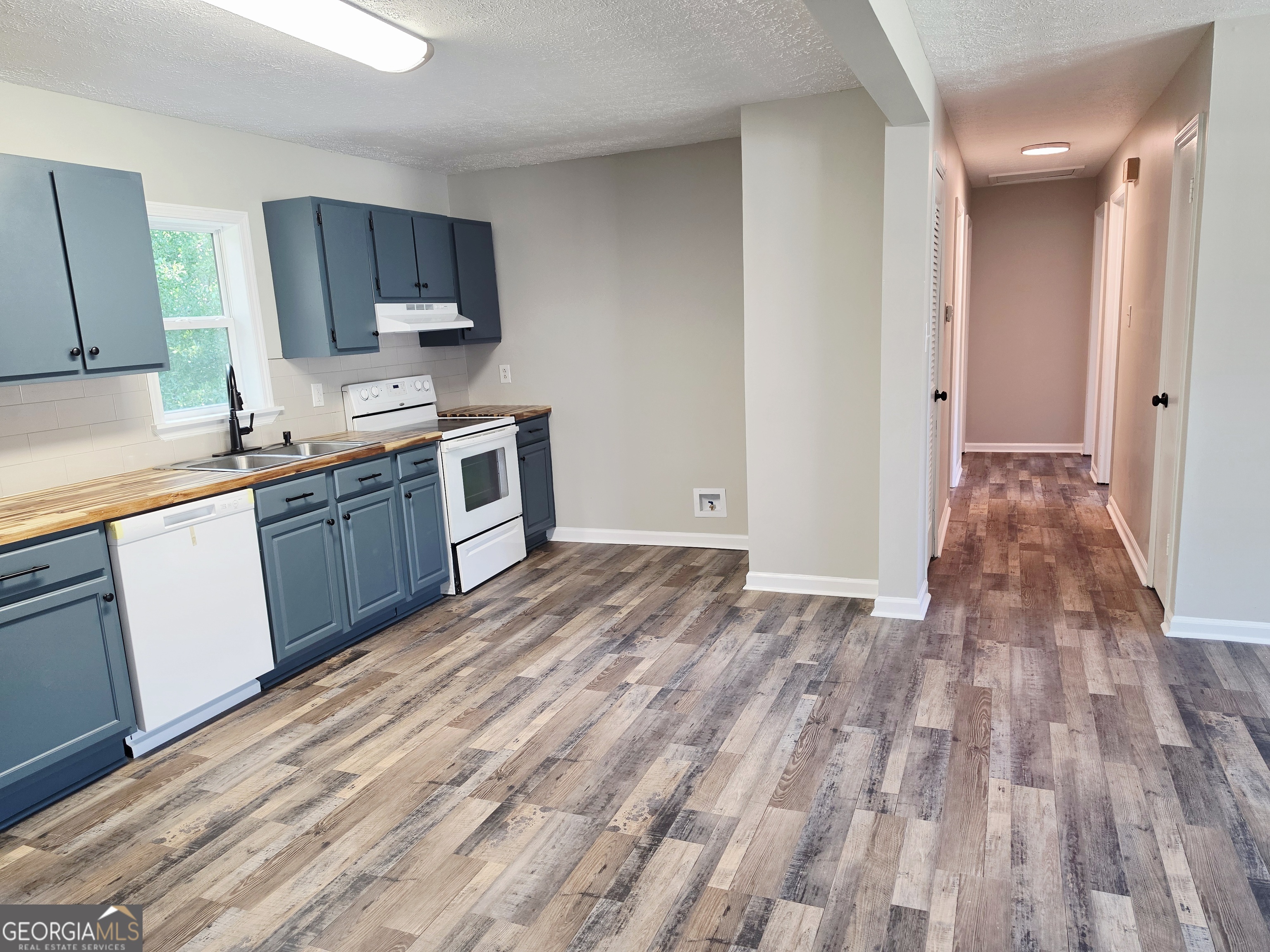 4220 Mark Place Property Photo 7