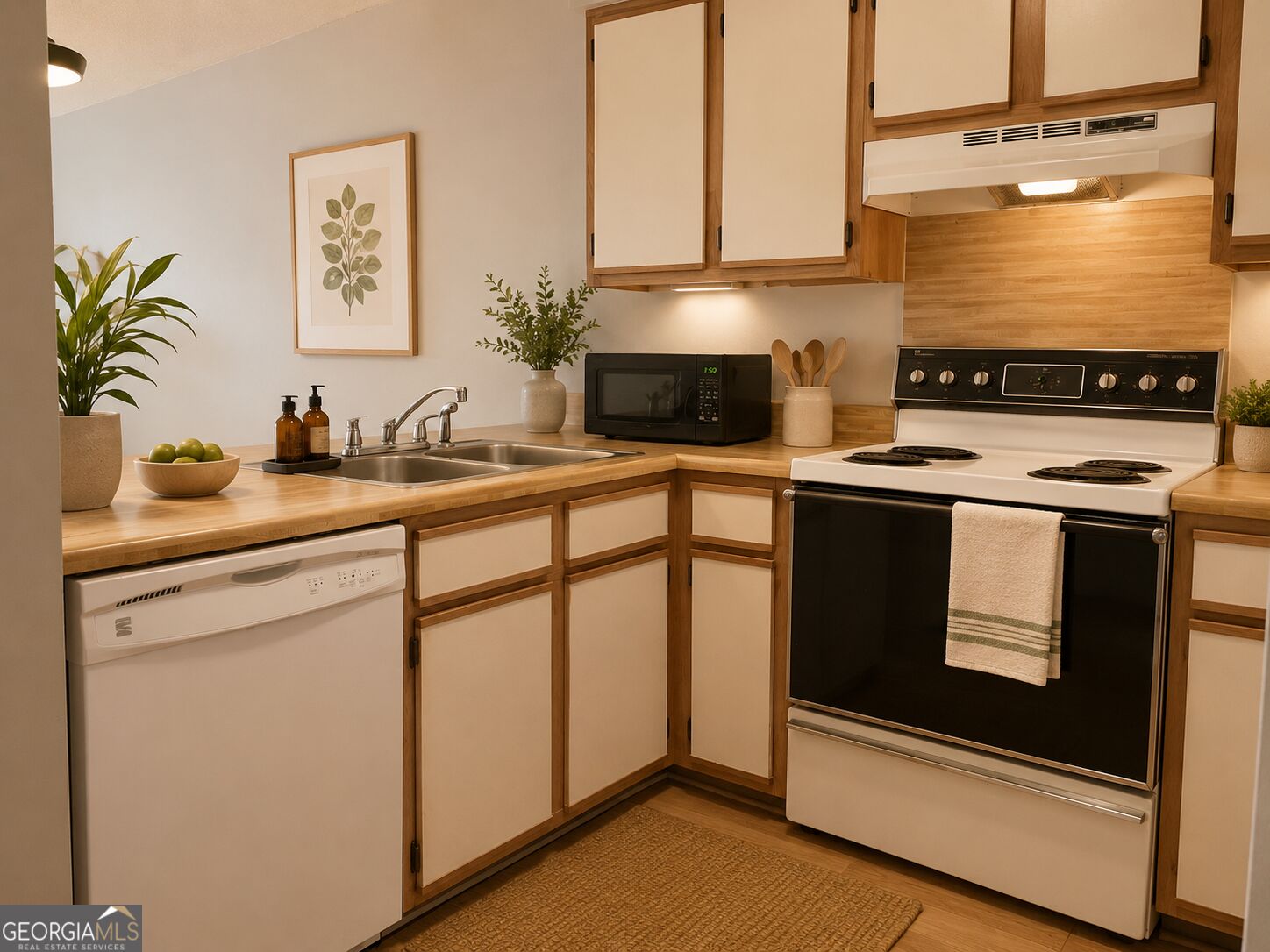 202 Eagle Court Property Photo 5