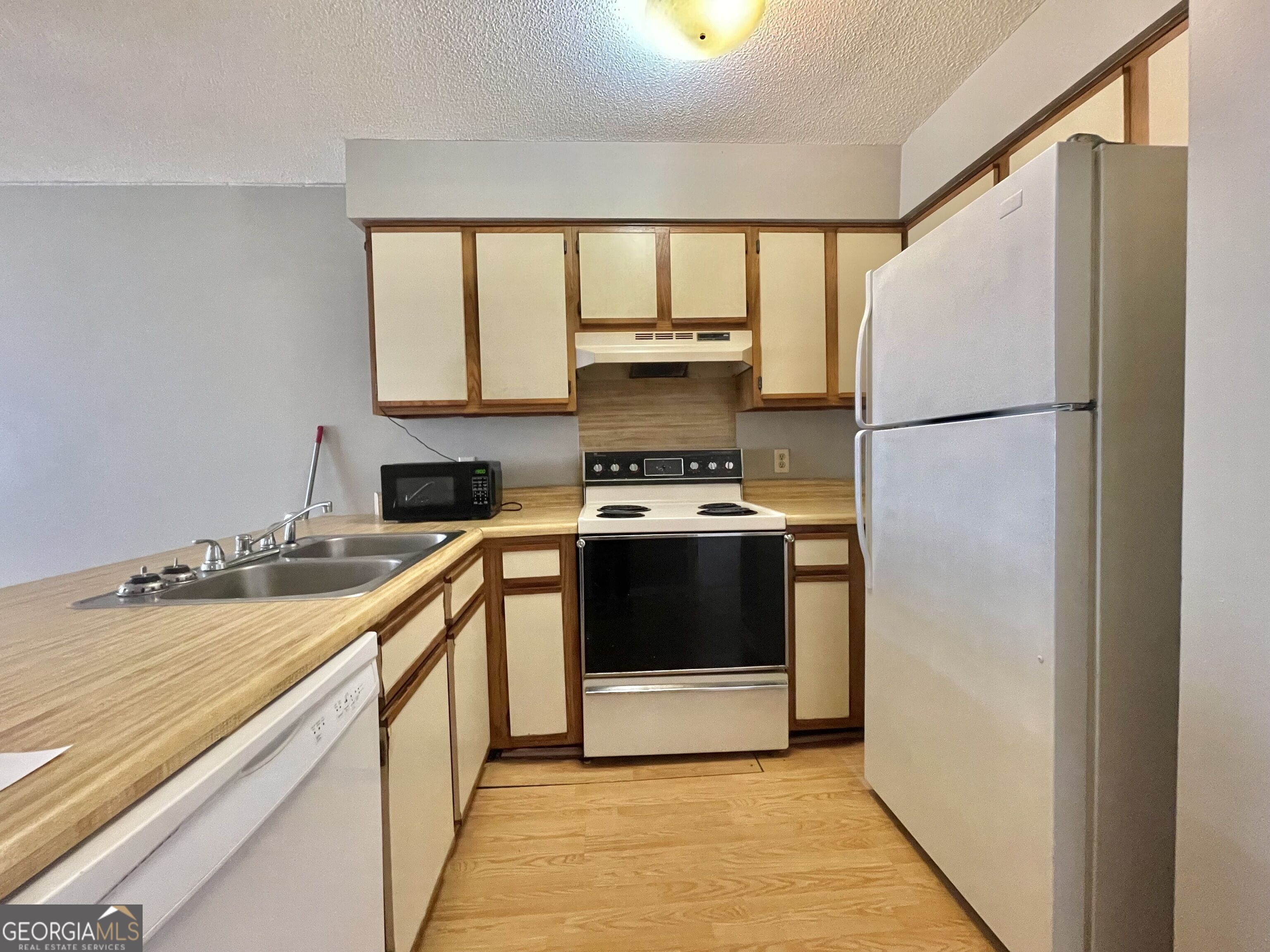 202 Eagle Court Property Photo 7
