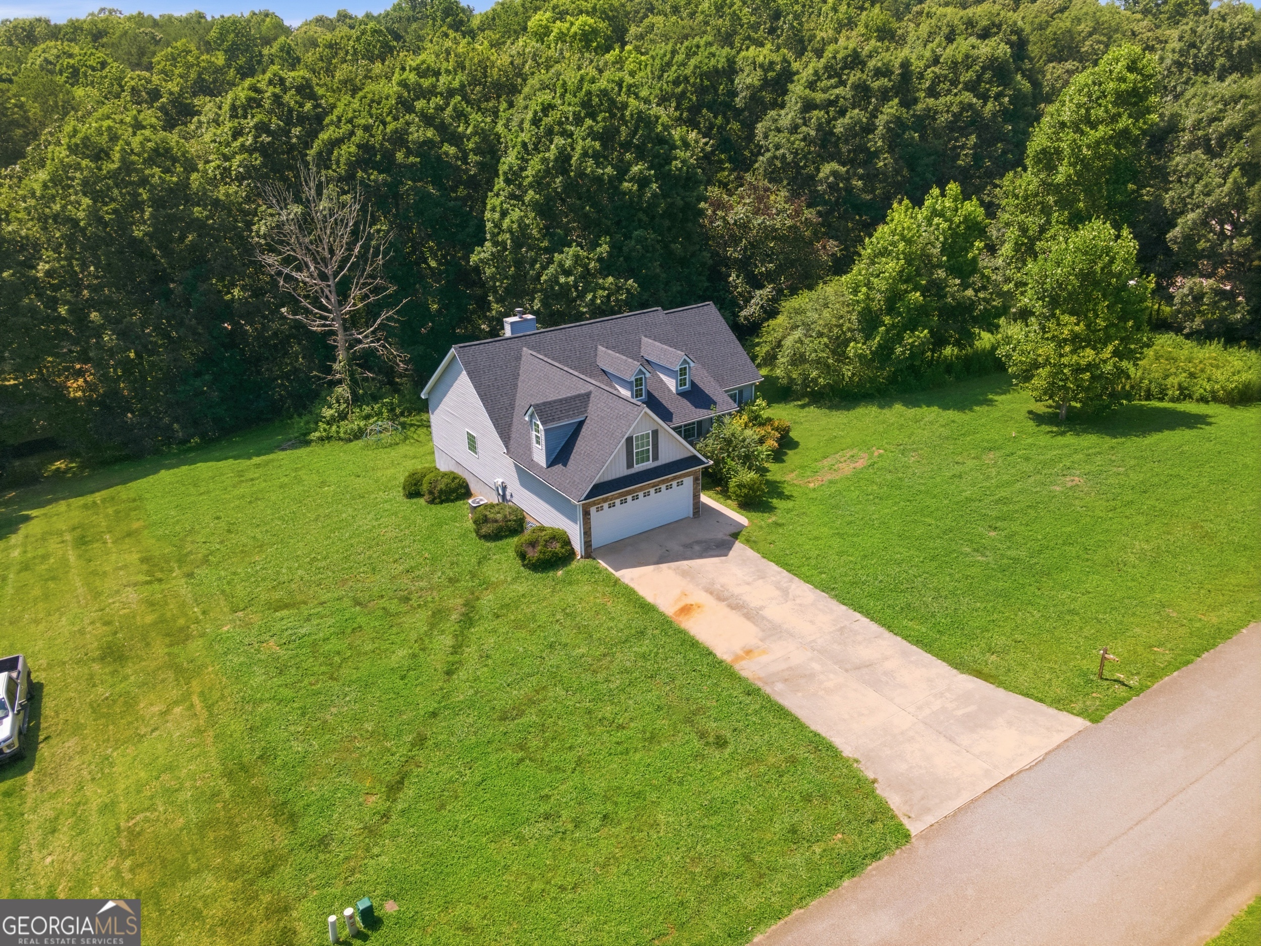 208 Stonington Drive Property Photo 2