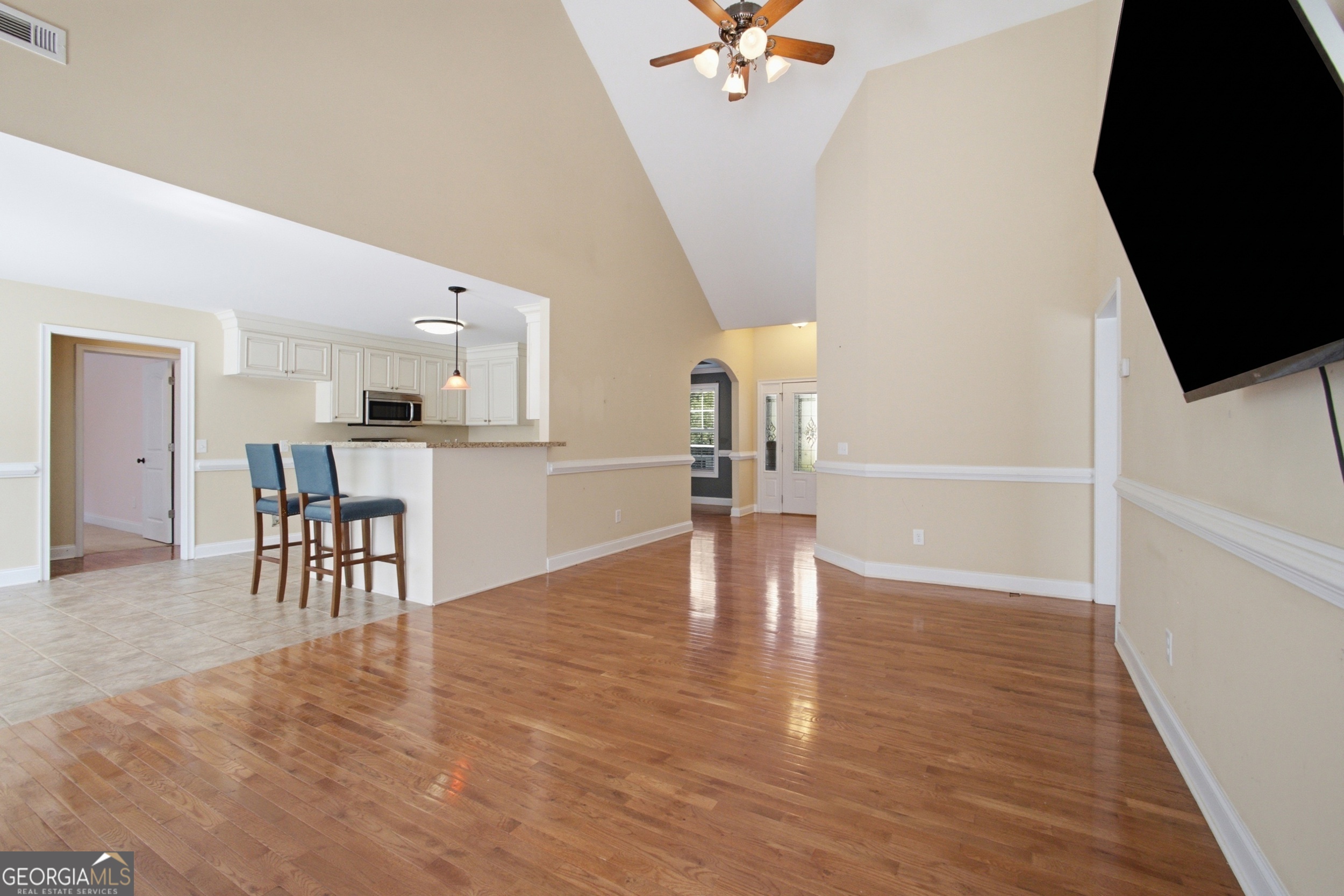 208 Stonington Drive Property Photo 8