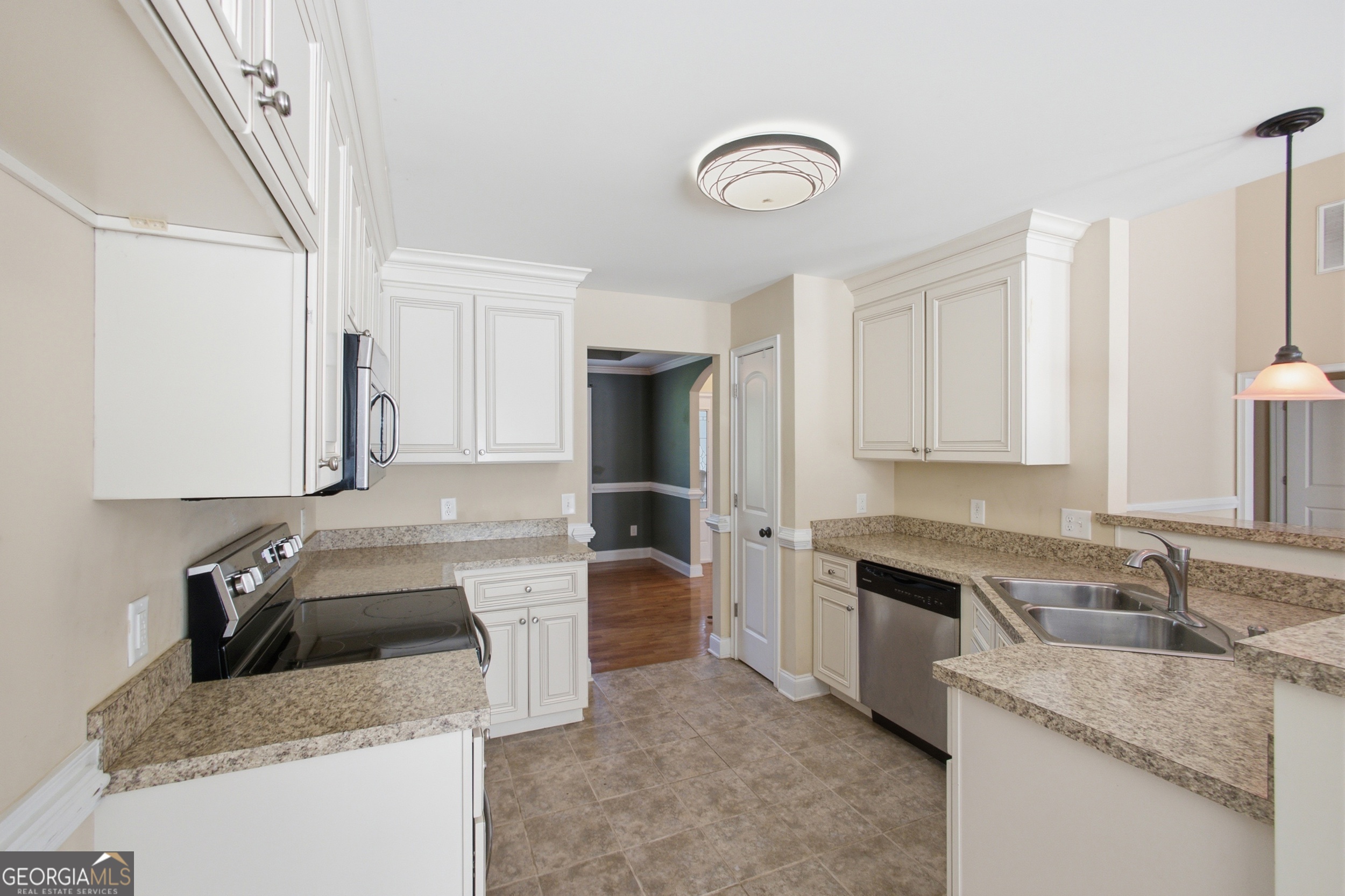 208 Stonington Drive Property Photo 9