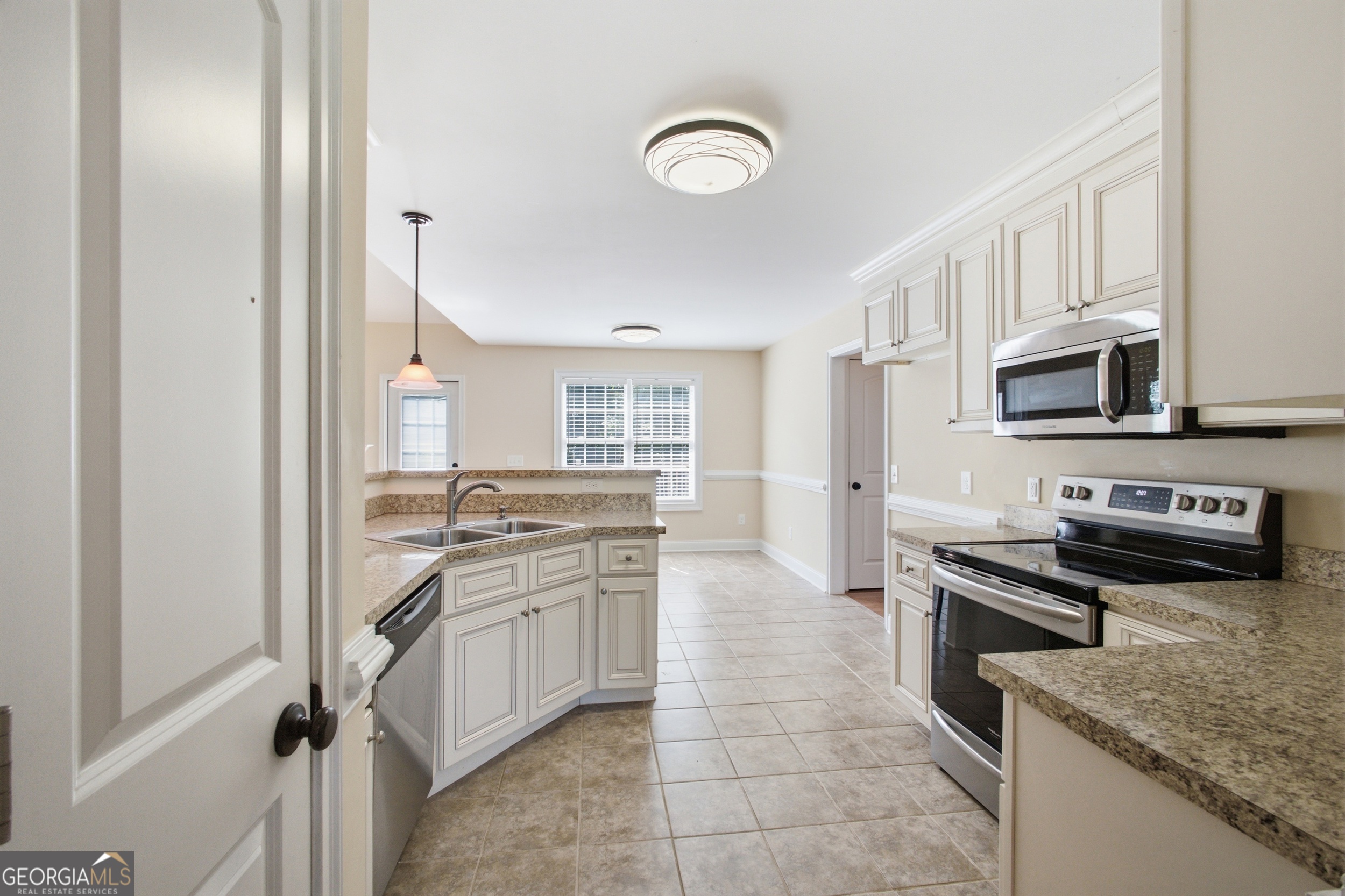 208 Stonington Drive Property Photo 10