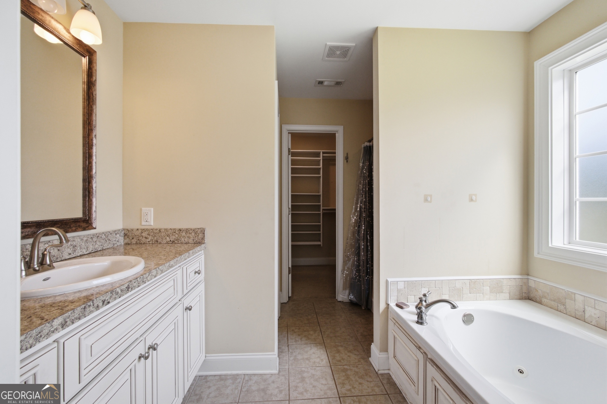 208 Stonington Drive Property Photo 26