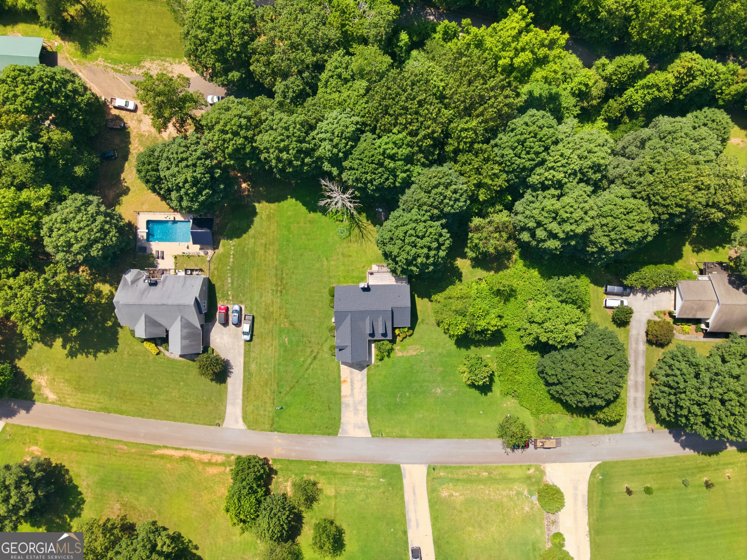 208 Stonington Drive Property Photo 33