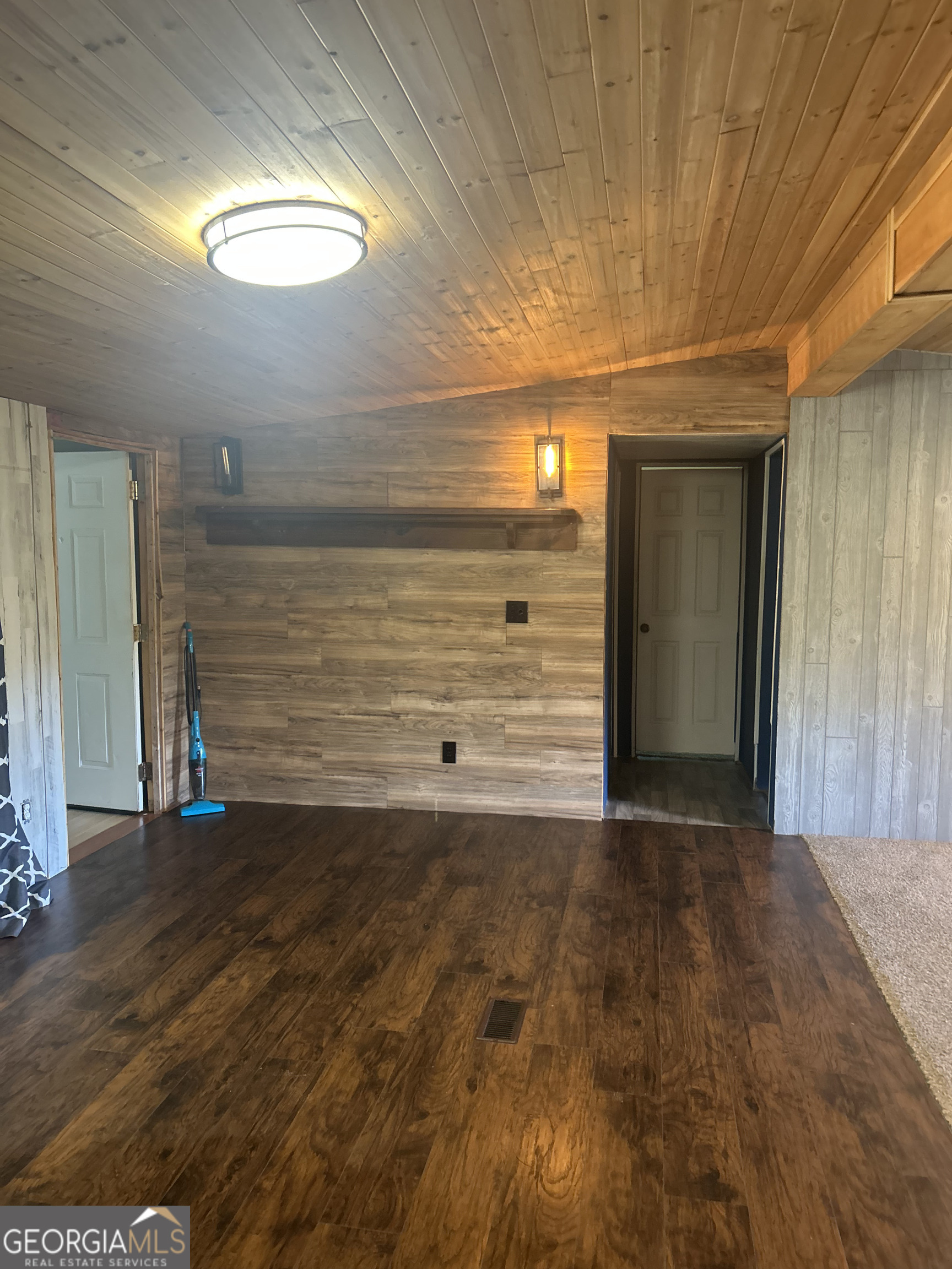 38 Karate Lane Property Photo 3