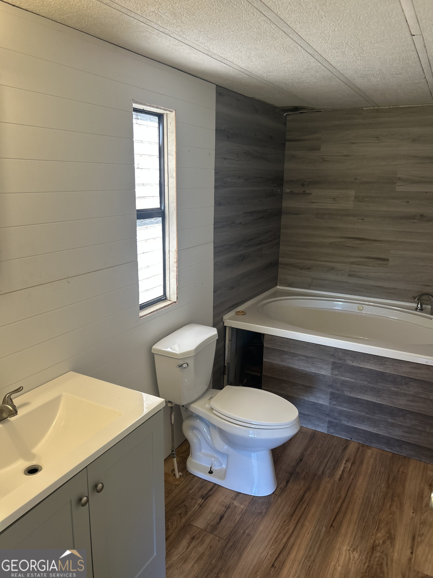 38 Karate Lane Property Photo 13