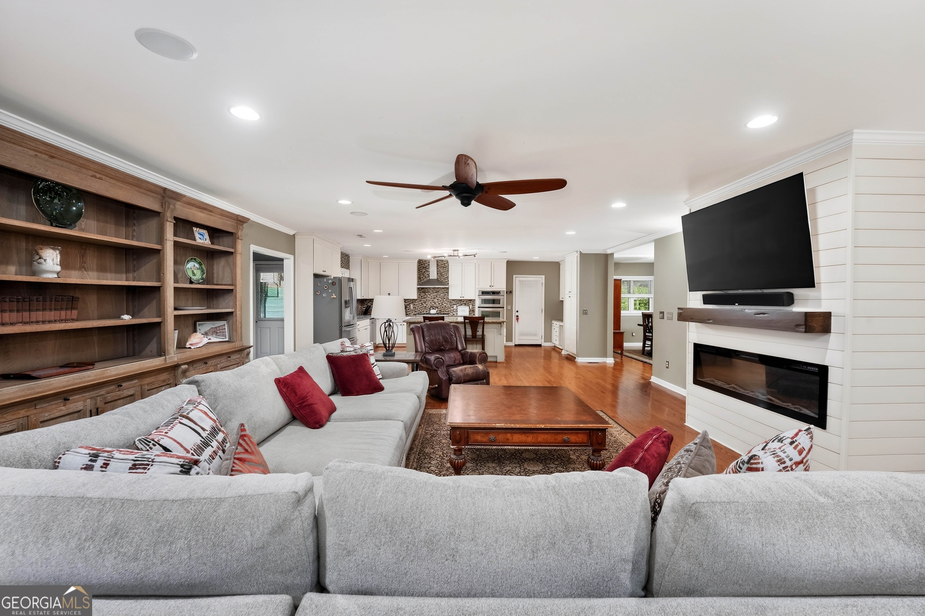 2193 W Ponce De Leon Avenue Property Photo 6