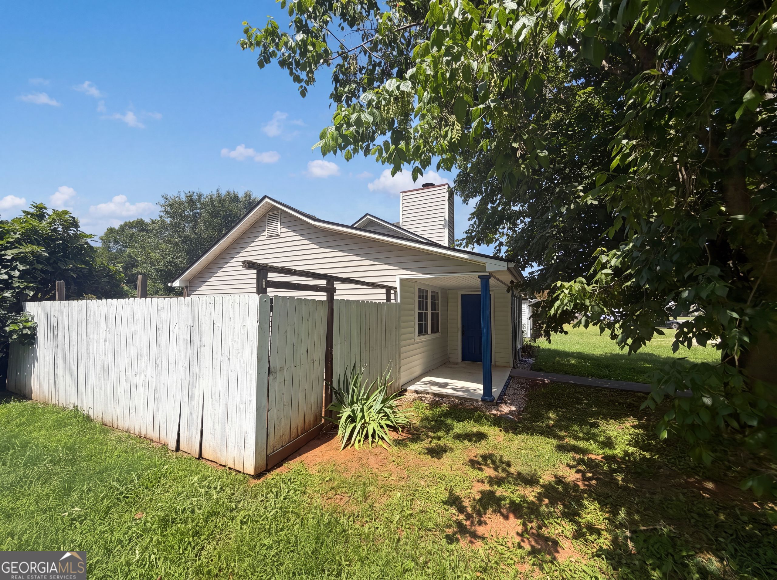 2 Ember Way Property Photo 1