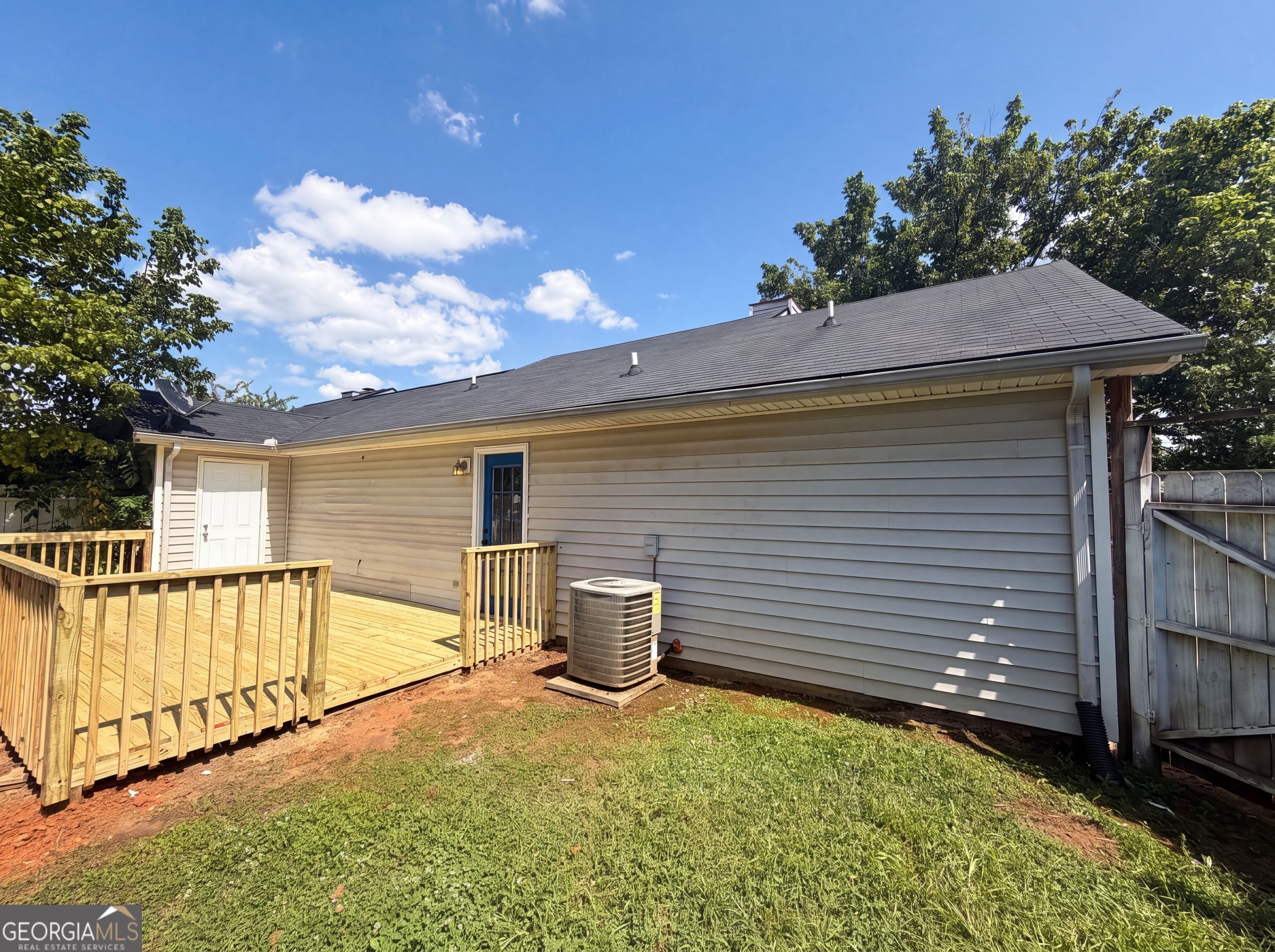 2 Ember Way Property Photo 5