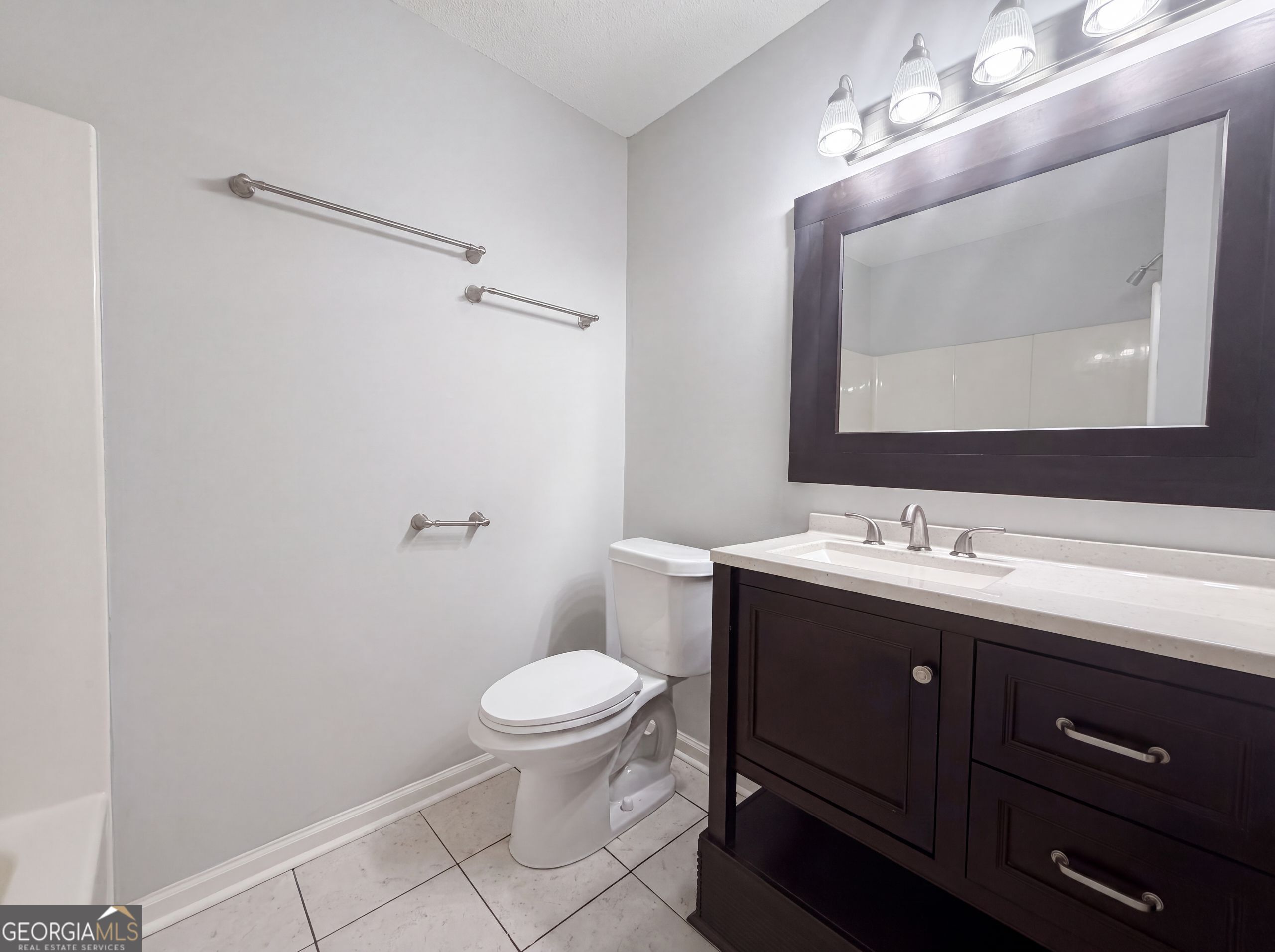2 Ember Way Property Photo 9