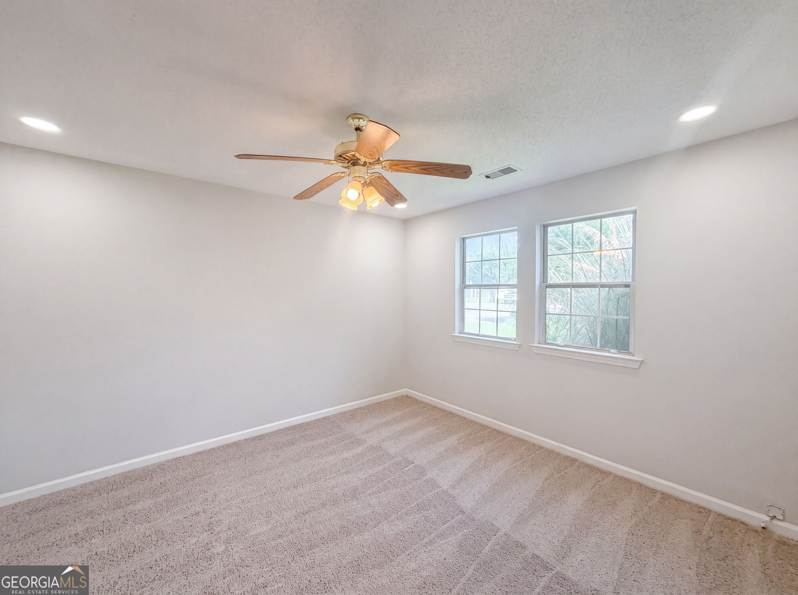 2 Ember Way Property Photo 12