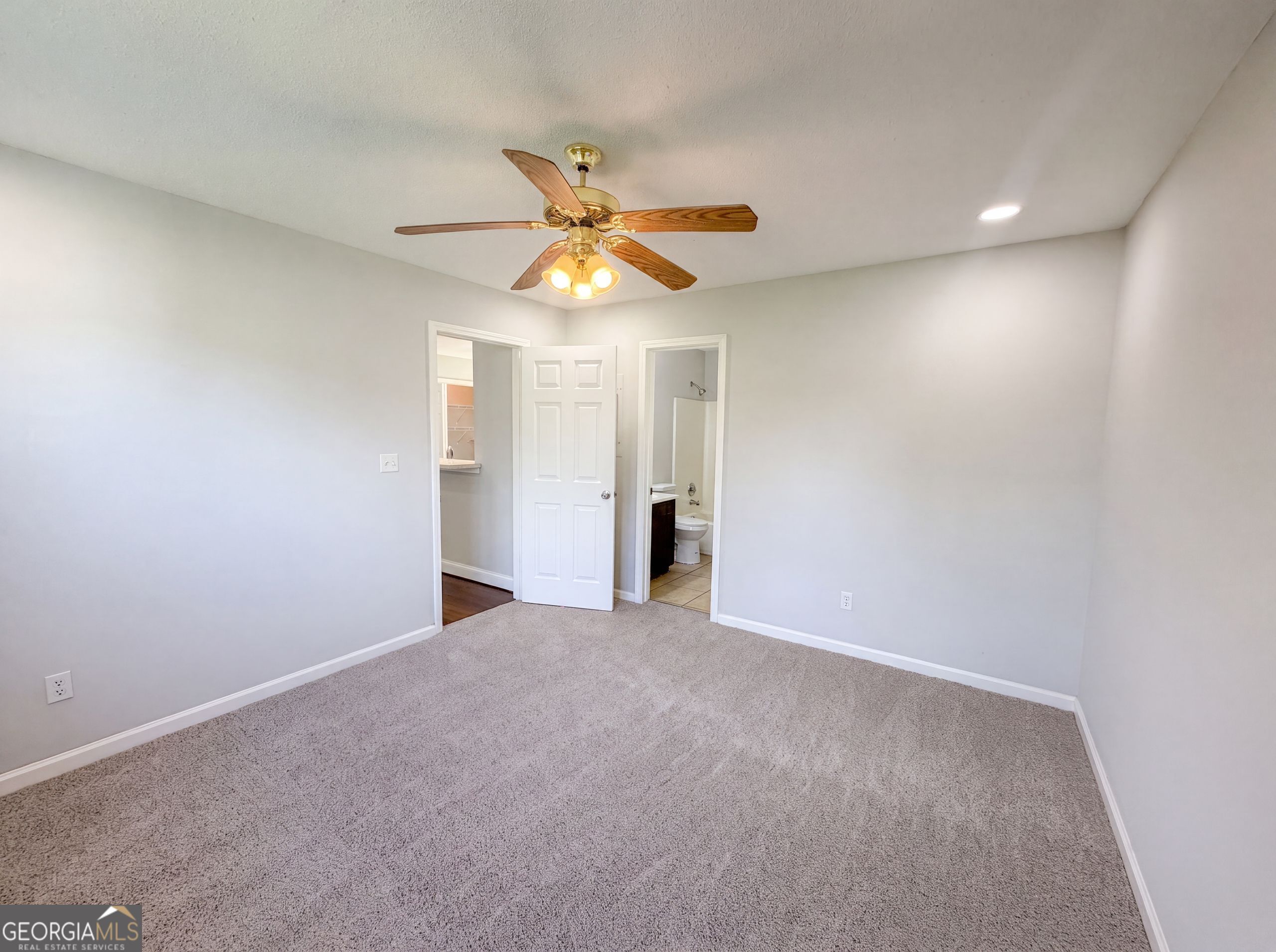 2 Ember Way Property Photo 14