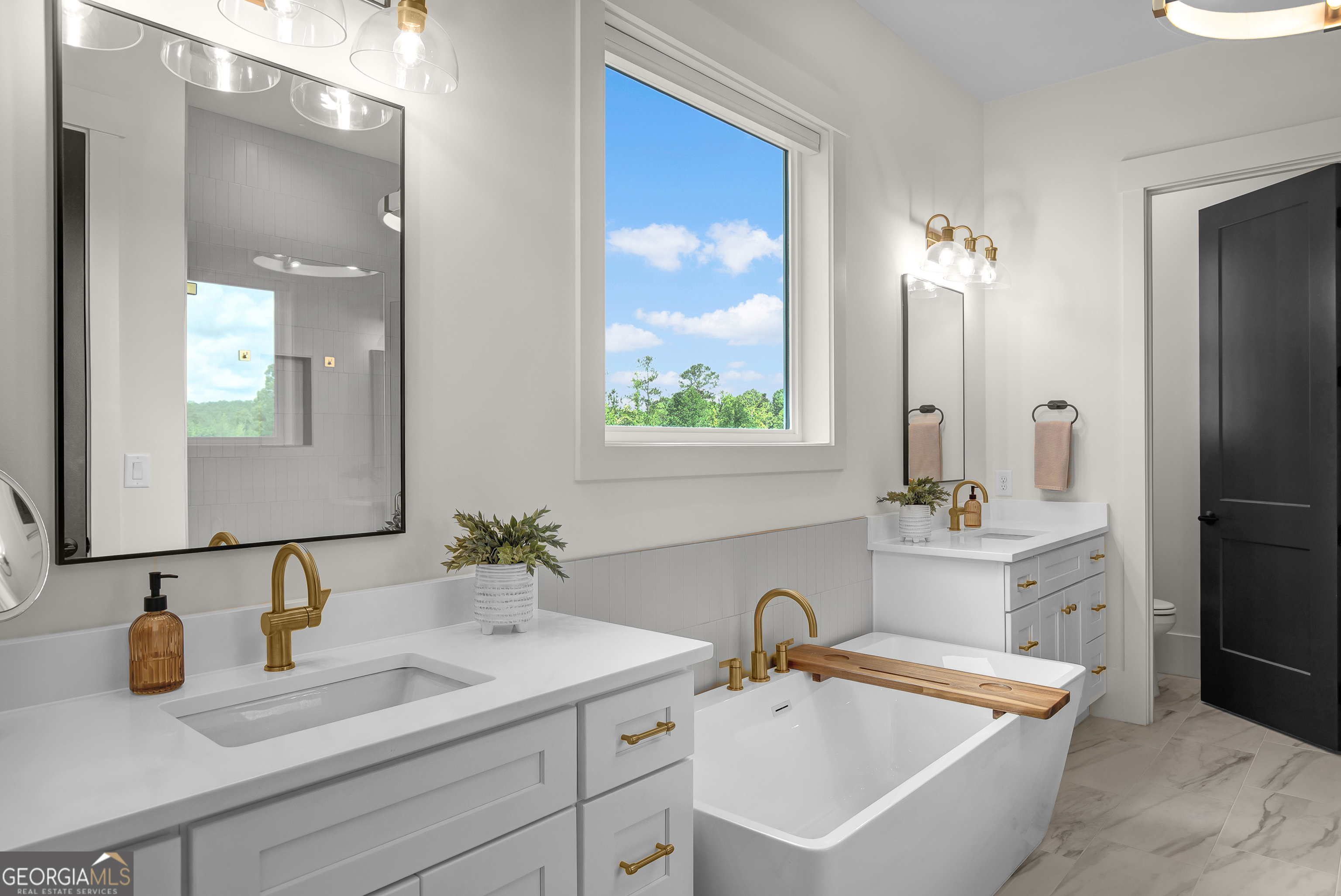 144 Forest Berry Court Property Photo 23