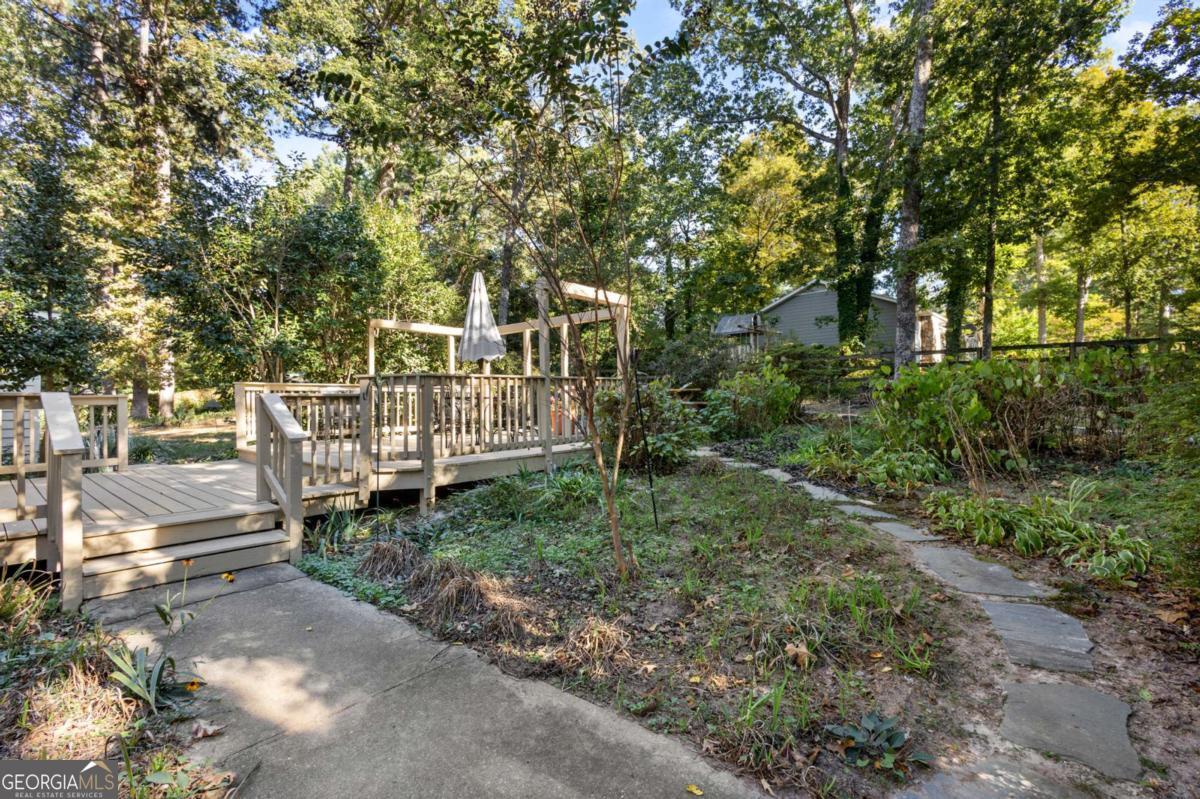 1676 Heritage Drive Property Photo 3