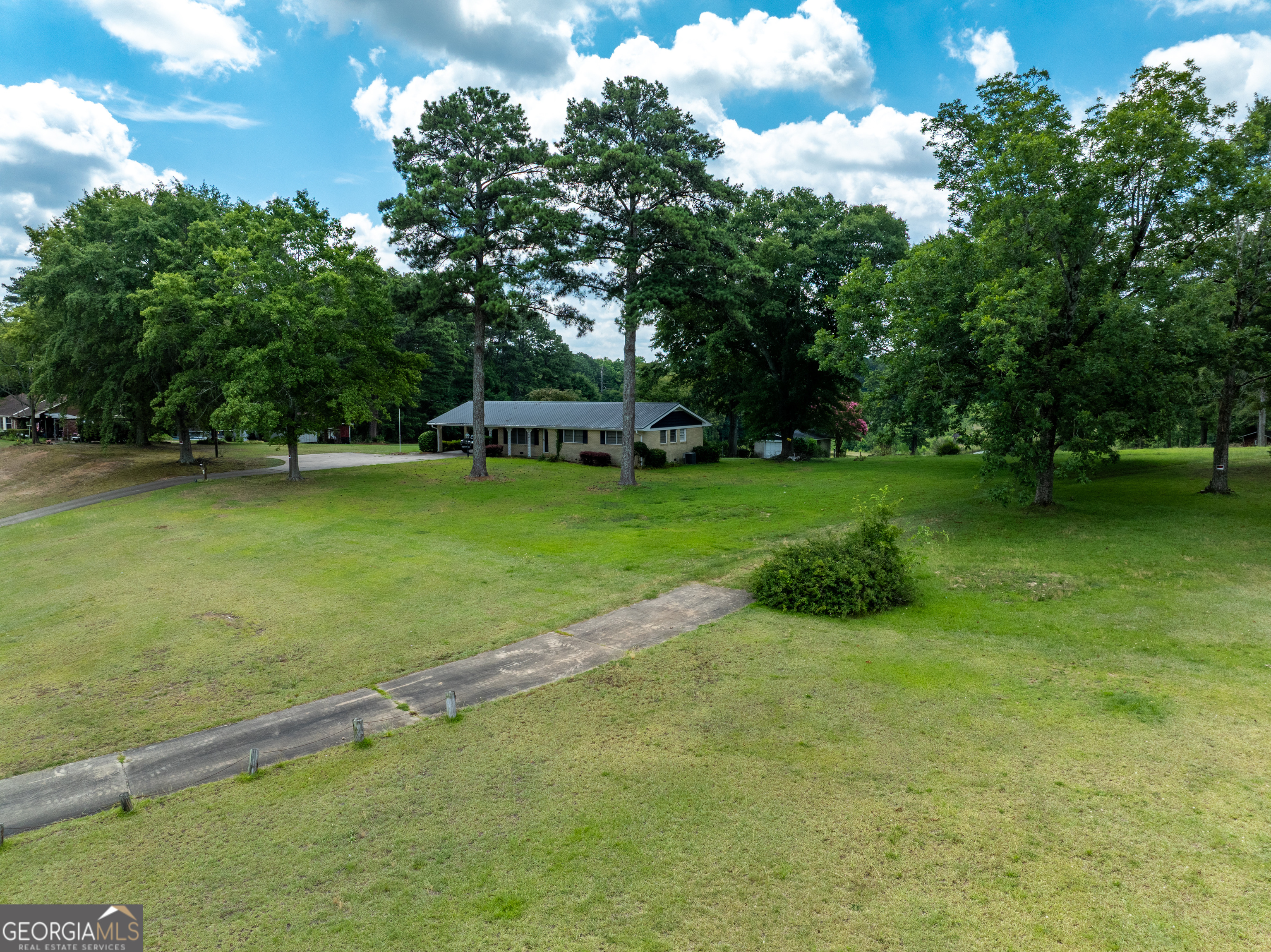 7359 Pleasant Hill Road Property Photo 2