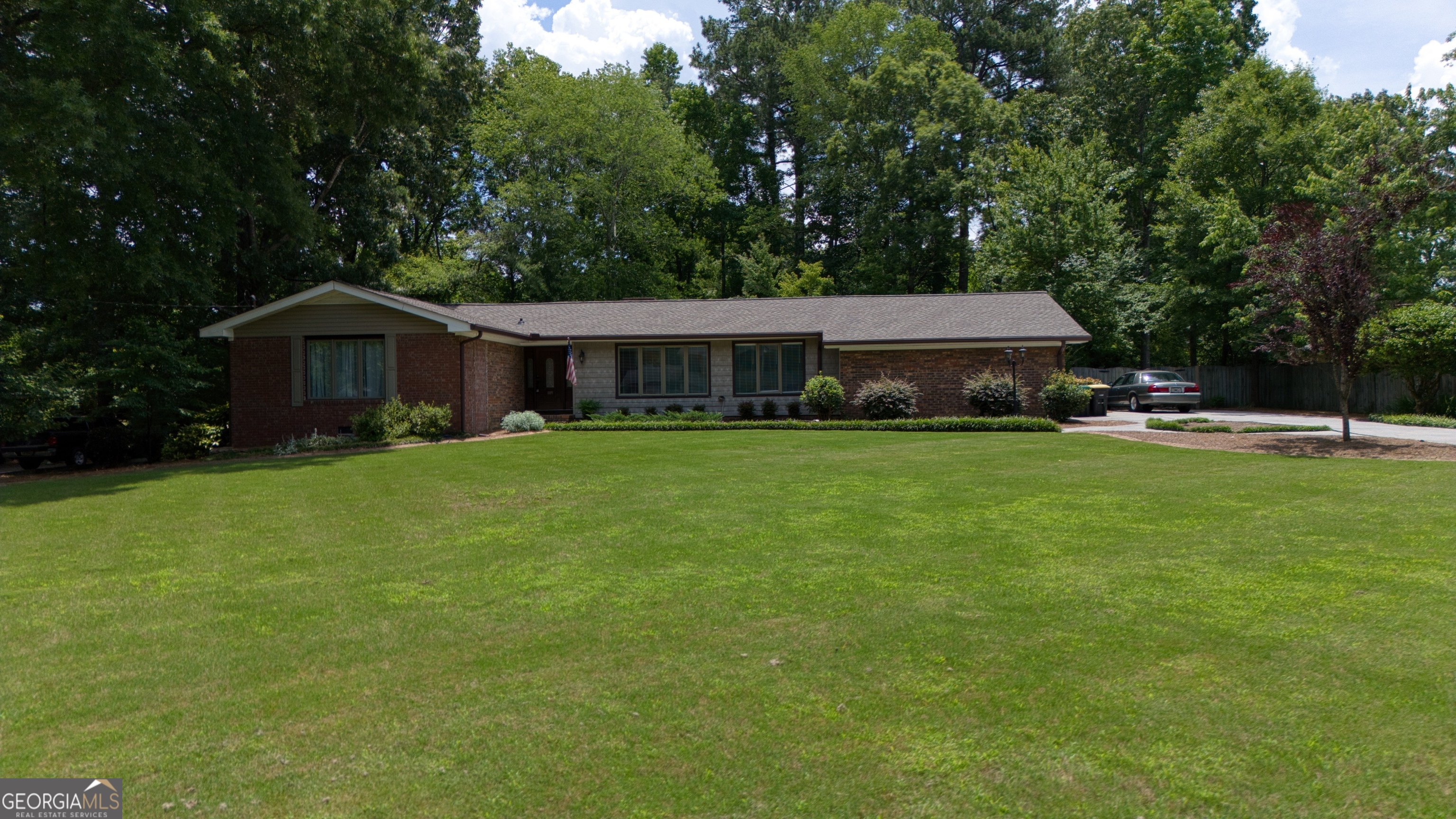 109 Rollingwood Circle Nw Property Photo 1