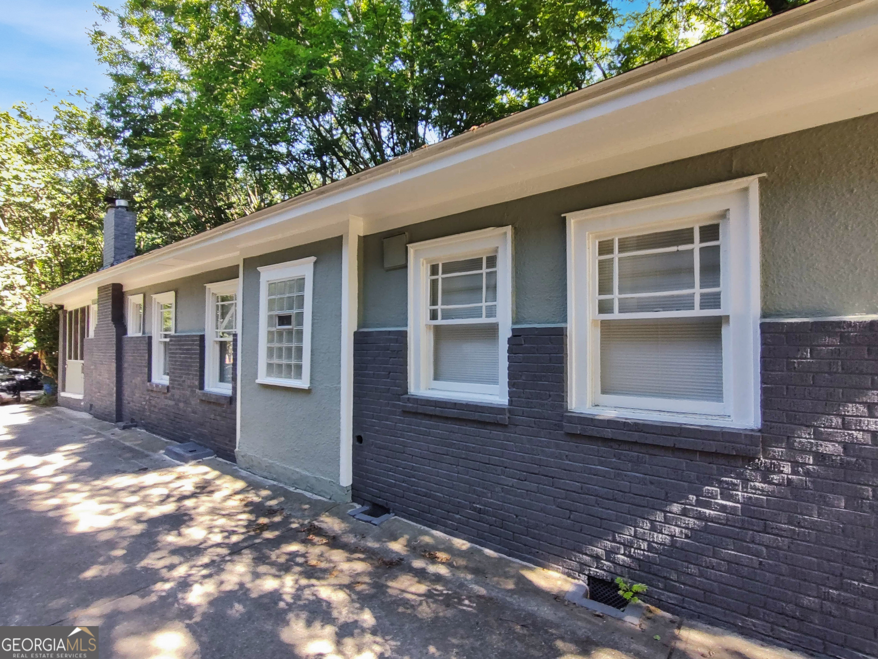 590 Seminole Avenue Ne Property Photo 5