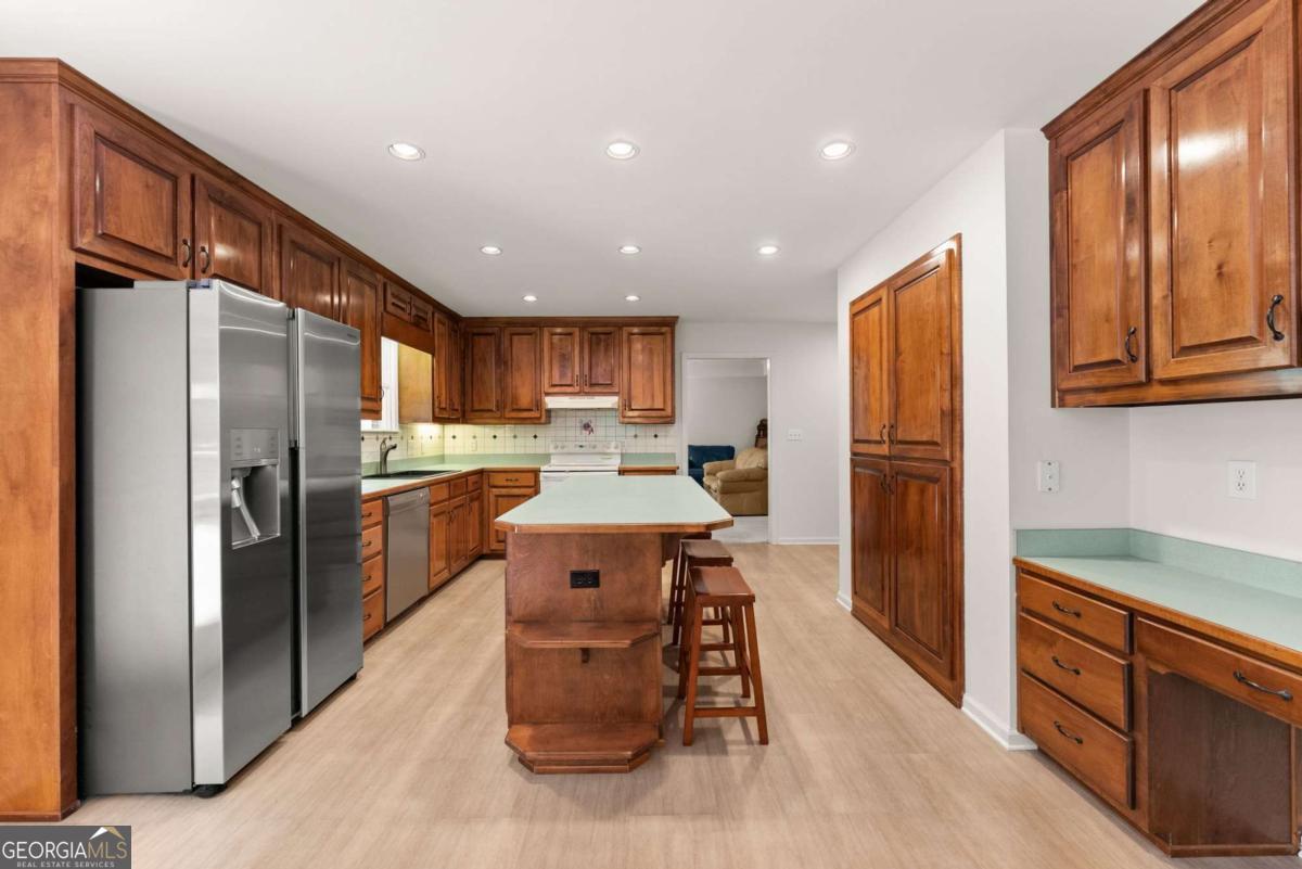 2405 Brooks Road Property Photo 19