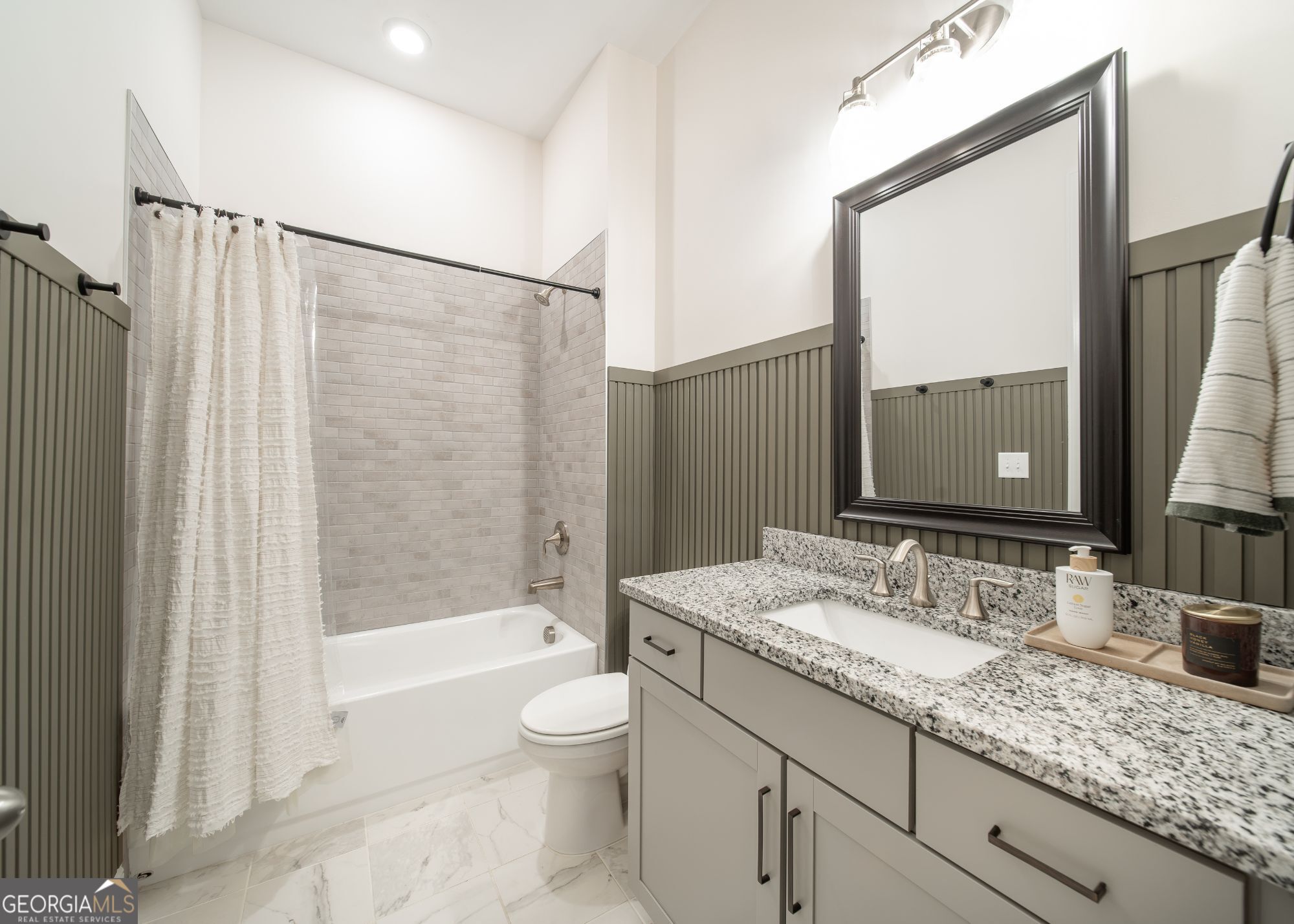 111 Ivey Way Property Photo 5