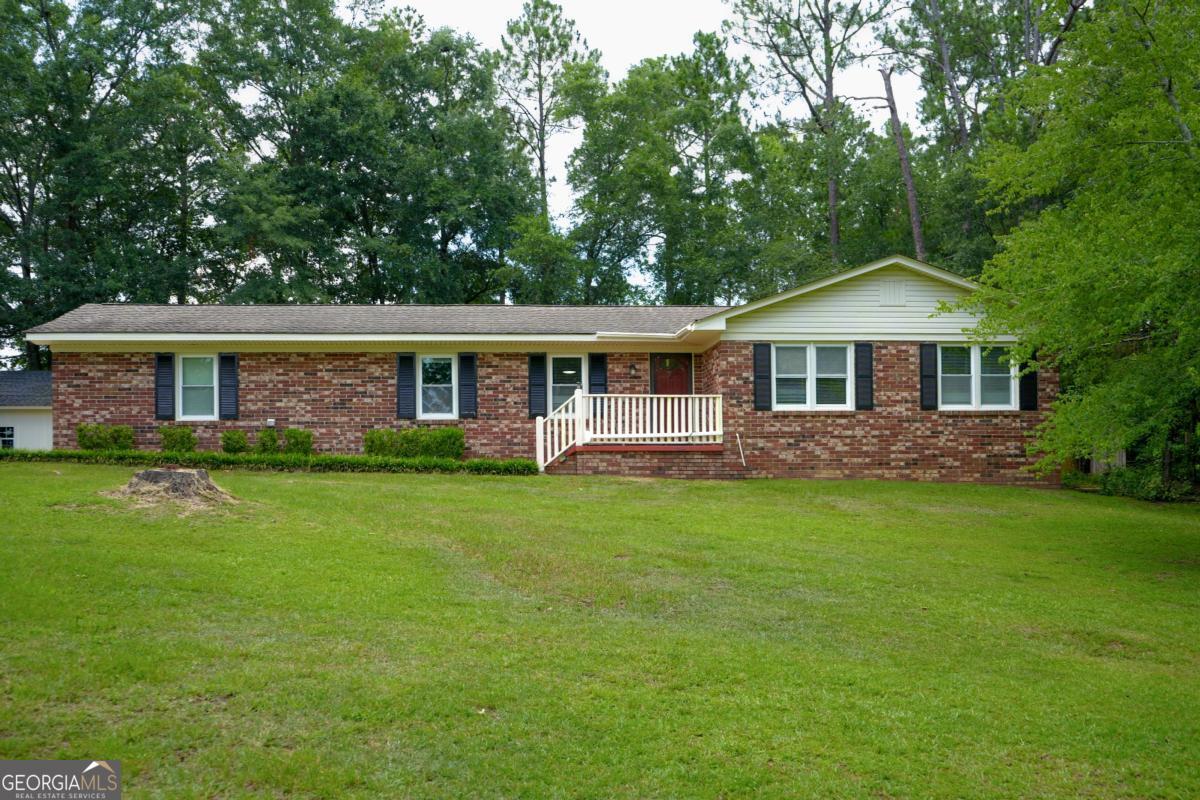 307 Pinewood Drive Property Photo 1