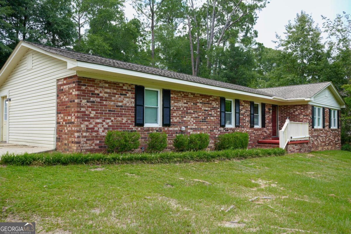 307 Pinewood Drive Property Photo 3