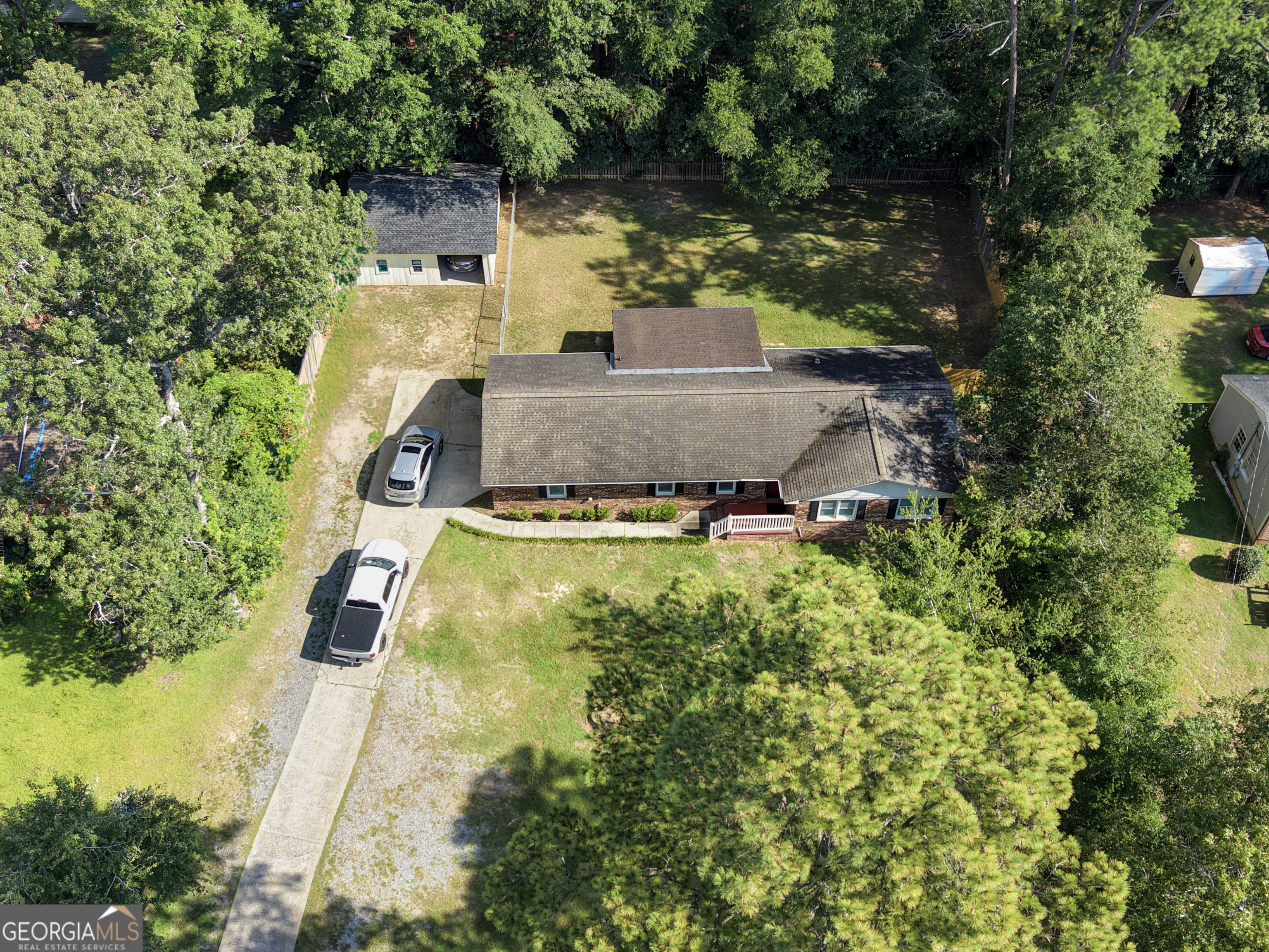 307 Pinewood Drive Property Photo 4