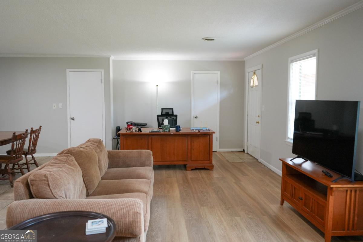 307 Pinewood Drive Property Photo 10